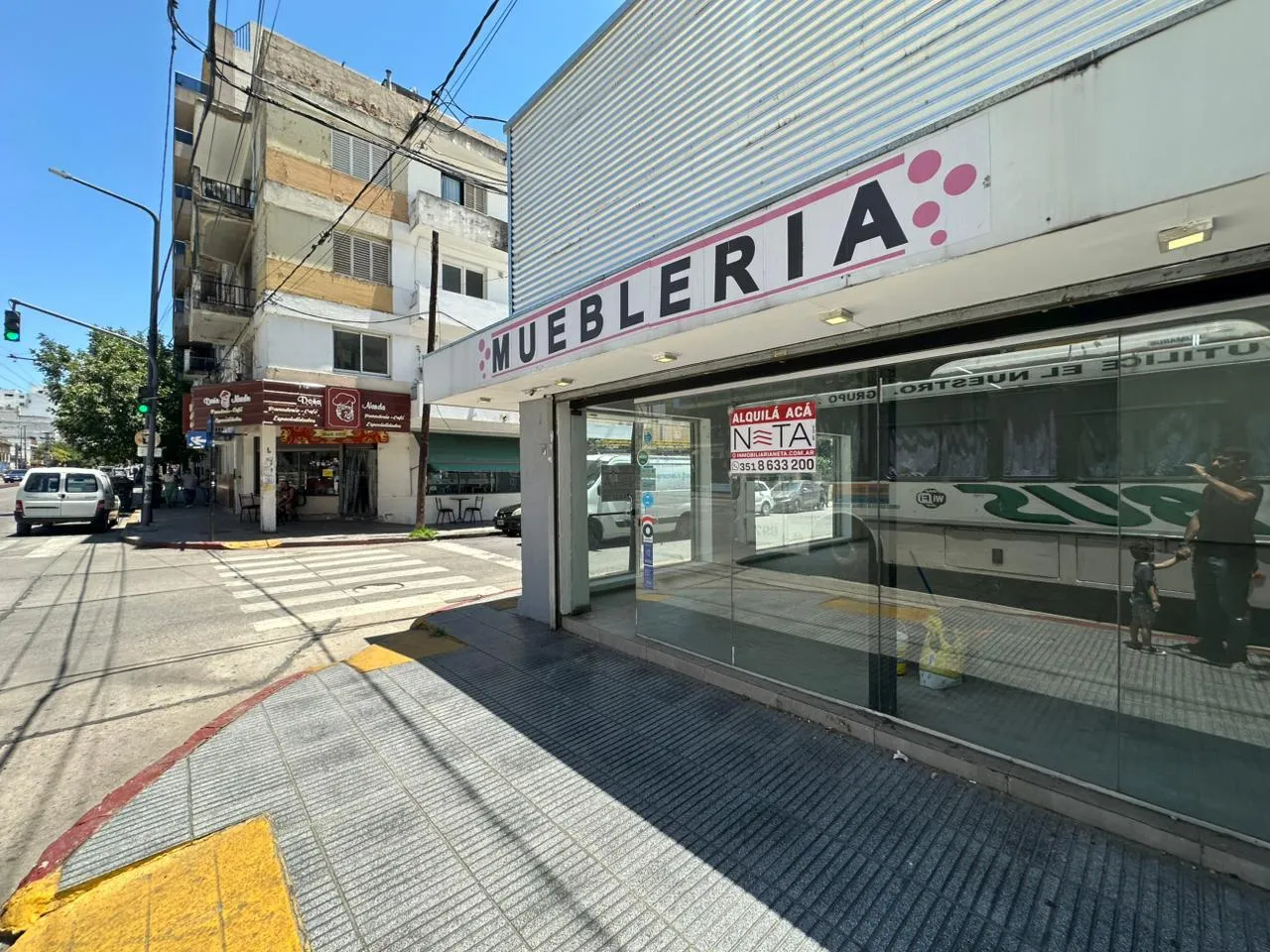 ALQUILER | Av. Colón | B° Alberdi | Local 110 m² | Doble altura y Vidriera