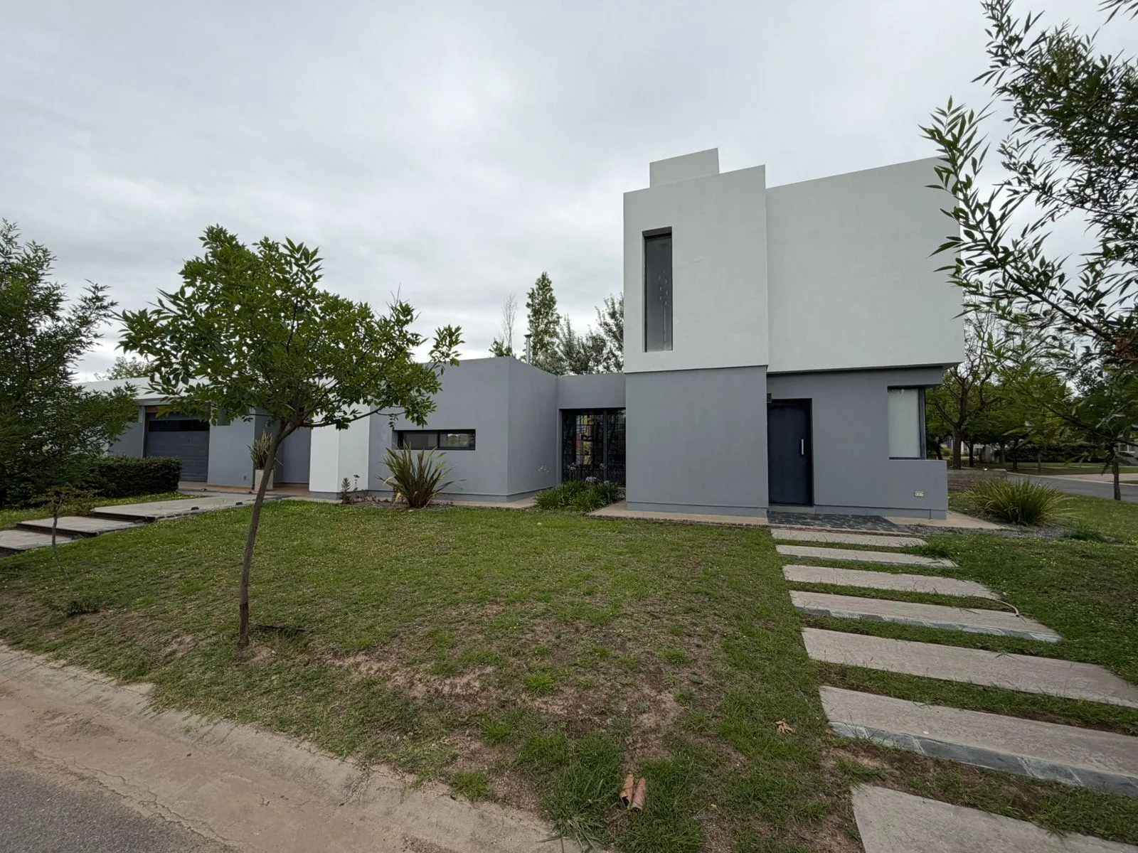CASA EN VENTA FINCAS 2 CON PILETA IMPECABLE