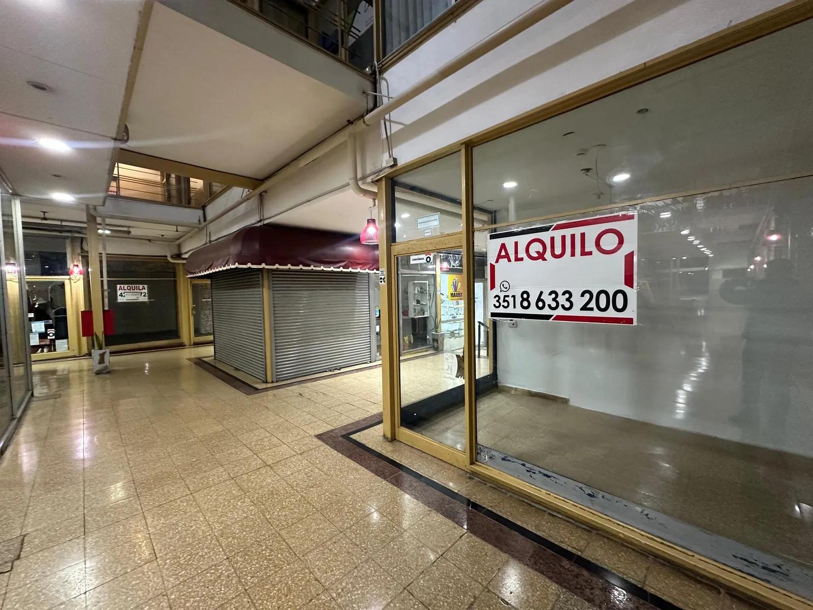 ALQUILER | General Paz | Galería Mitre | Local 12 m² | Doble vidriera