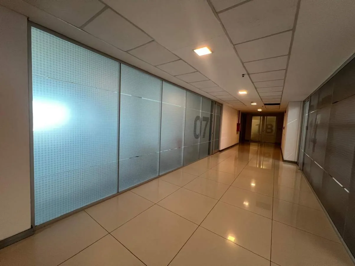 Oficina en Alquiler  175 m en Ciudad Gama con Vista a Av. Colón