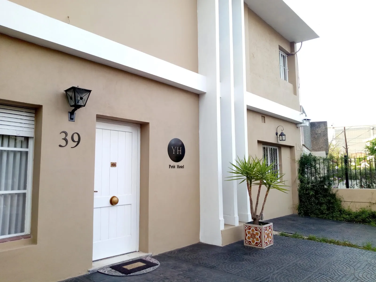 🌿Casa – 2 Plantas, 4 Suites - Pileta y Gran Potencial Comercial🌿
