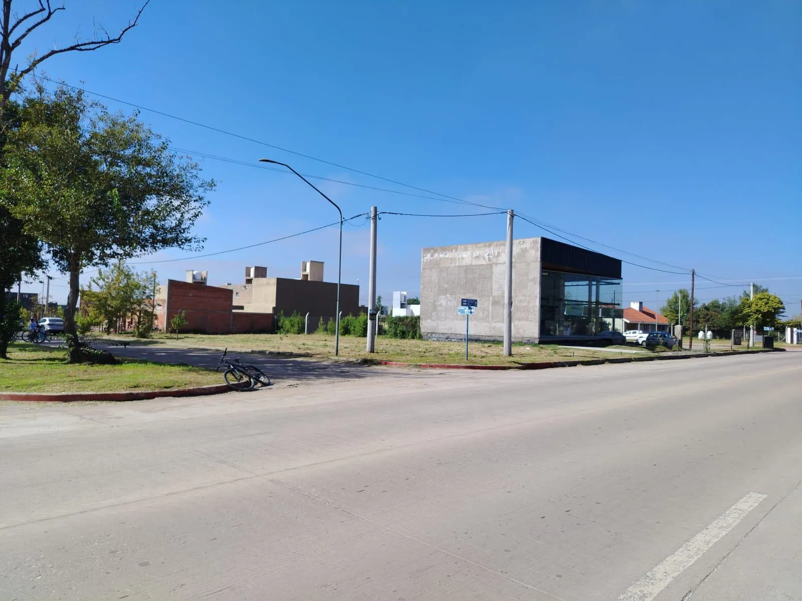 EXCELENTE TERRENO ESQUINA EN COLONIA TIROLESA