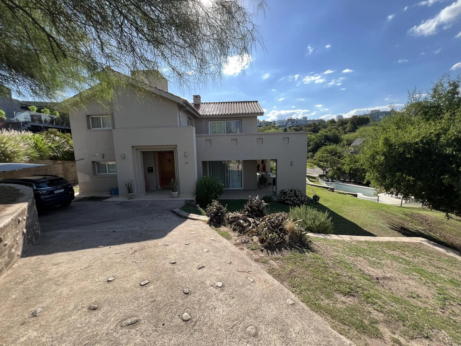 ¡Venta! Impresionante Casa en La Rufina ¡Con una master suite en planta baja! ¡Con Escritura!