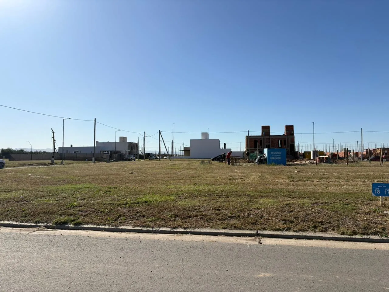 Campos de Manantiales * Terreno esquina 300 m2 * Apto dúplex