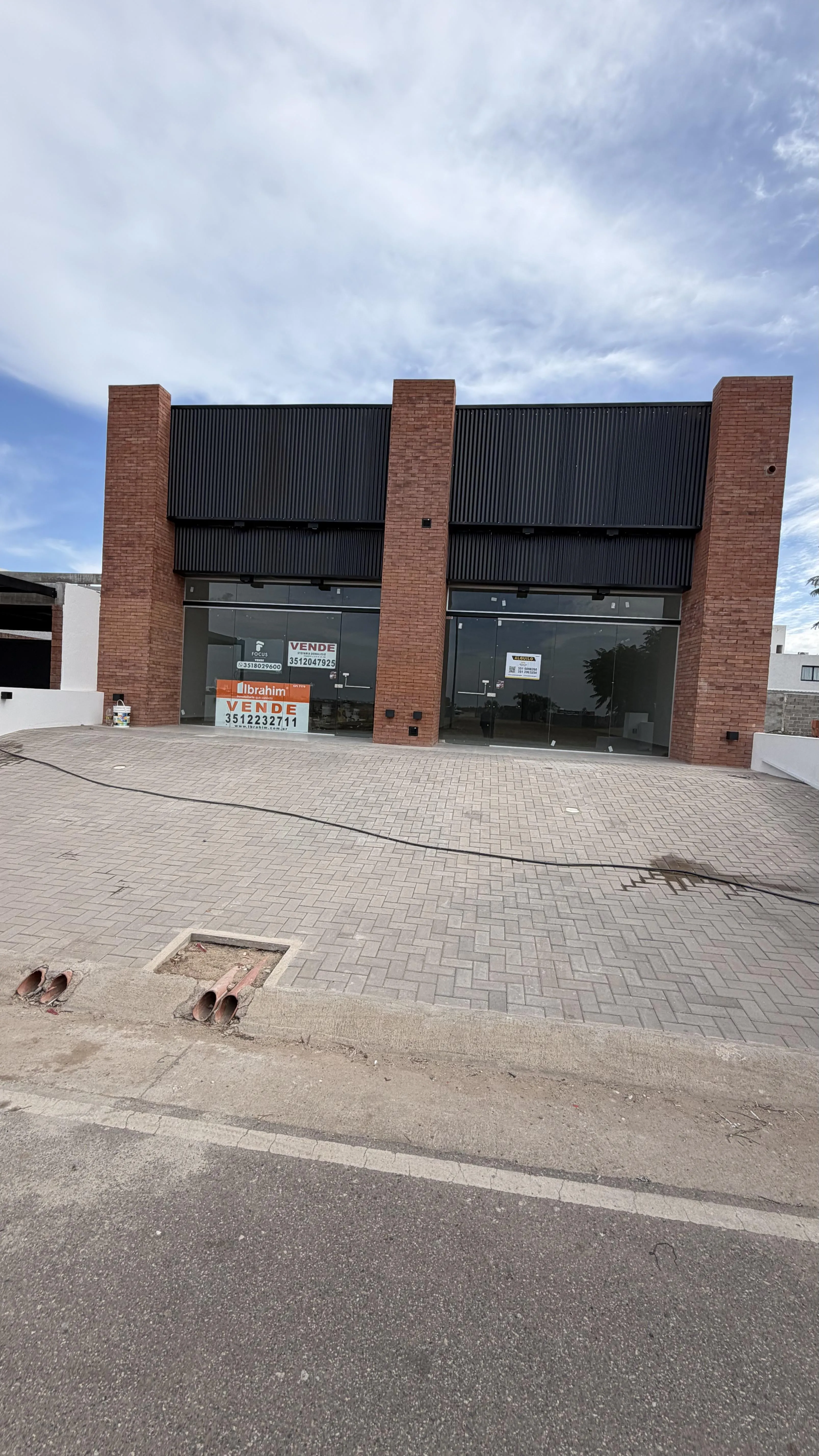 Local Comercial Premium en Docta sobre Boulevard Principal  Máxima Visibilidad y...