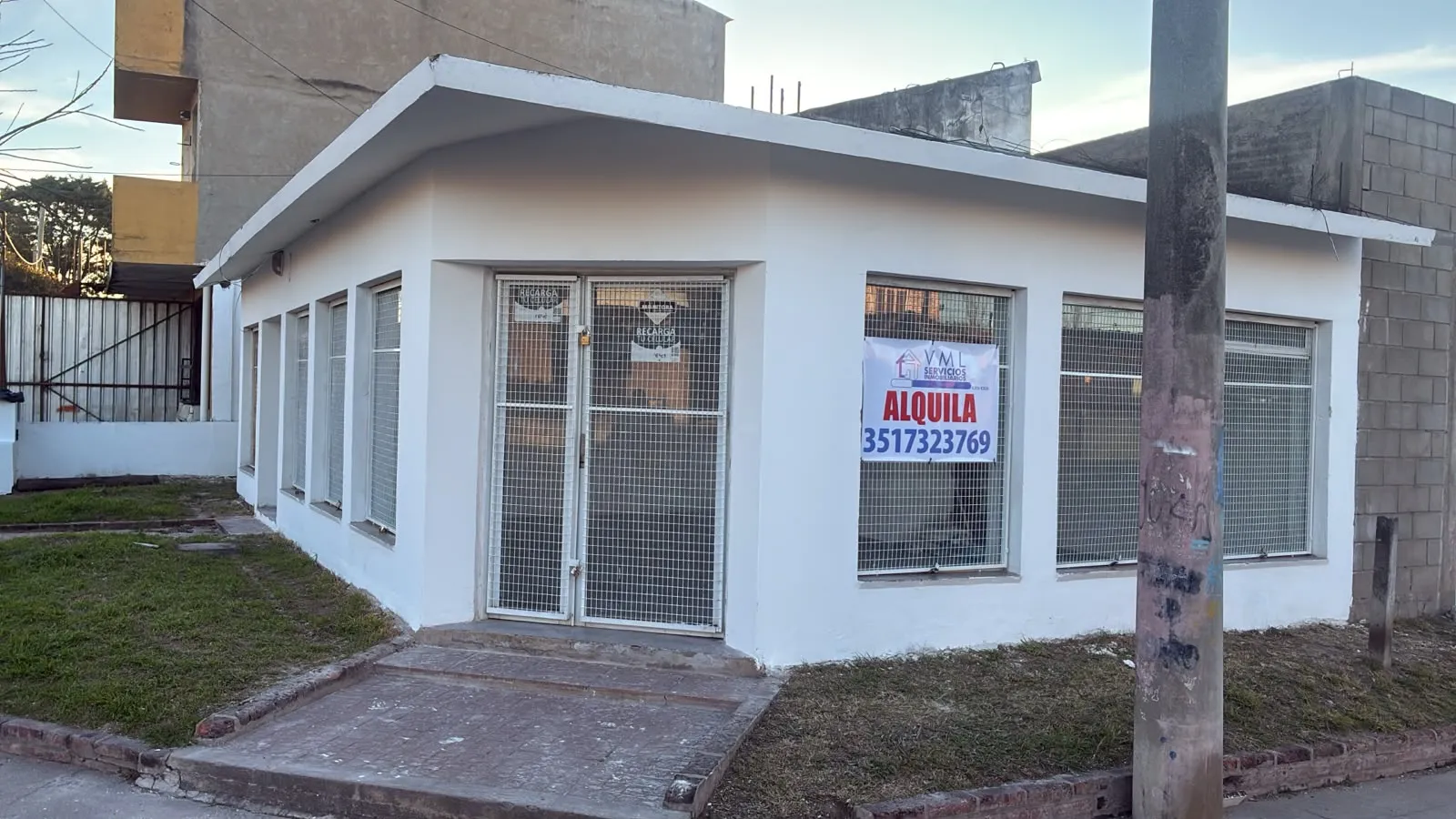Alquiler! Local Comercial De 36 M2 B° Res. San Carlos