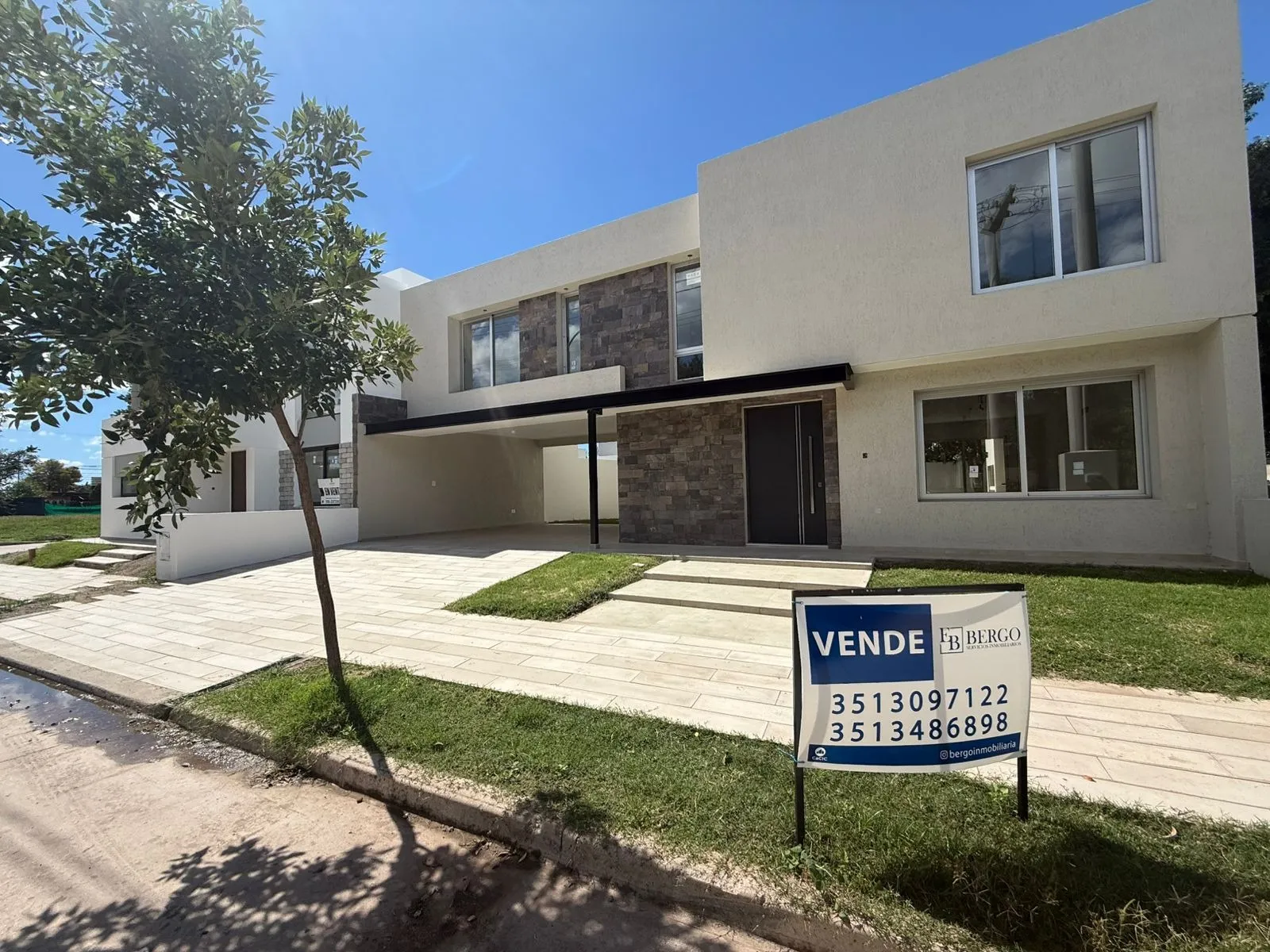 AMPLIA CASA APTO CREDITO - JARDIN DE LAS TEJAS