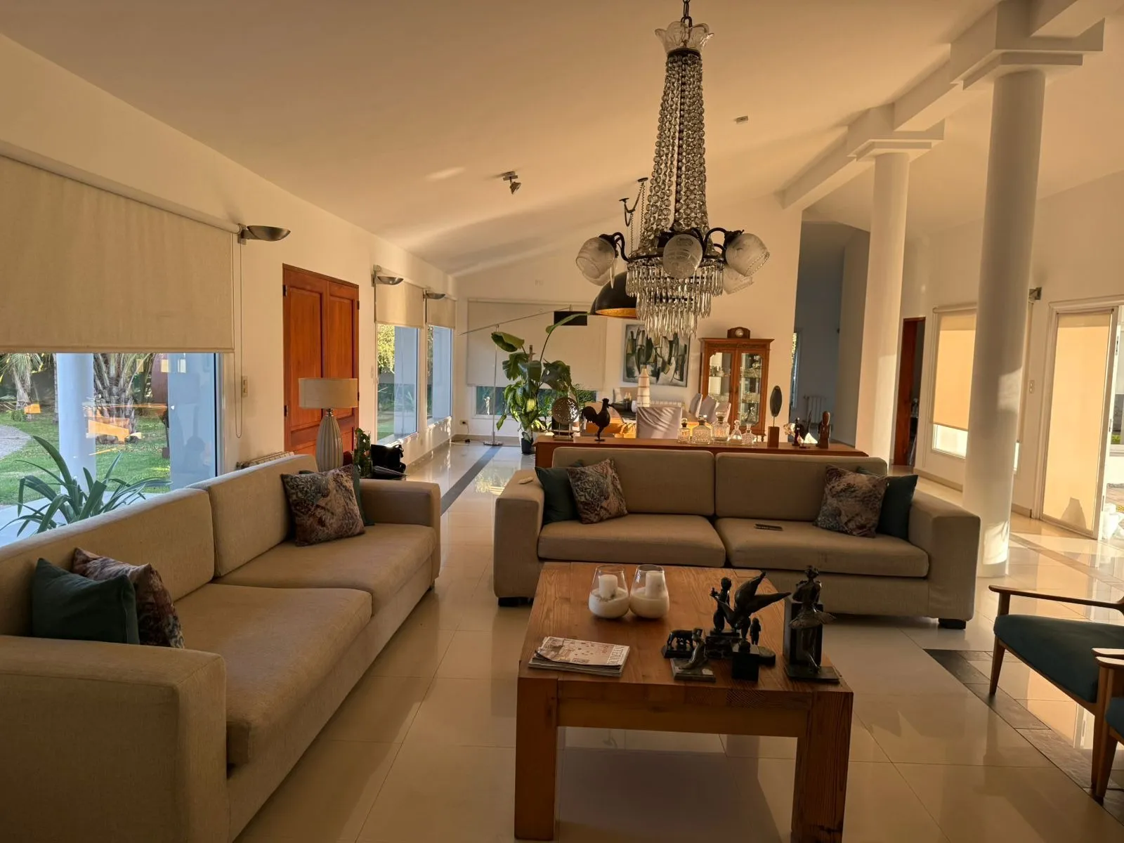 CASA EN VENTA CON GRAN PARQUE Y PILETA - FINCAS DEL SUR I