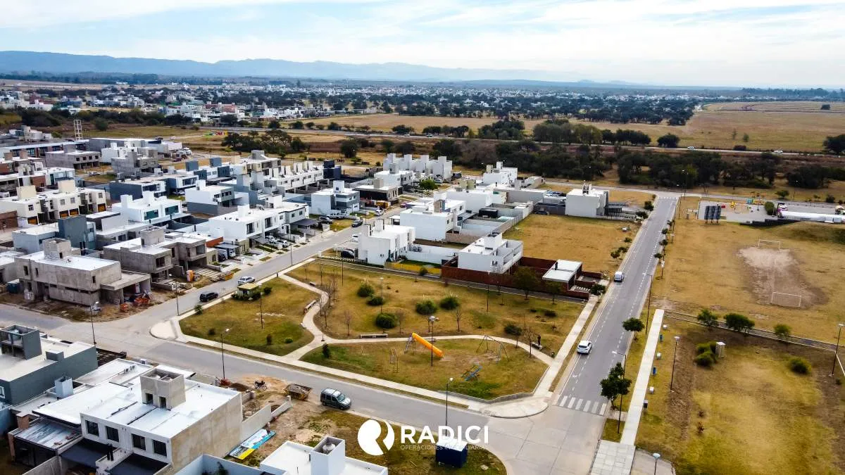 VENTA LOTE EN DOCTA PARQUE APTO COMERCIO DE 603 MTS!! NO LO DEJES PASAR!