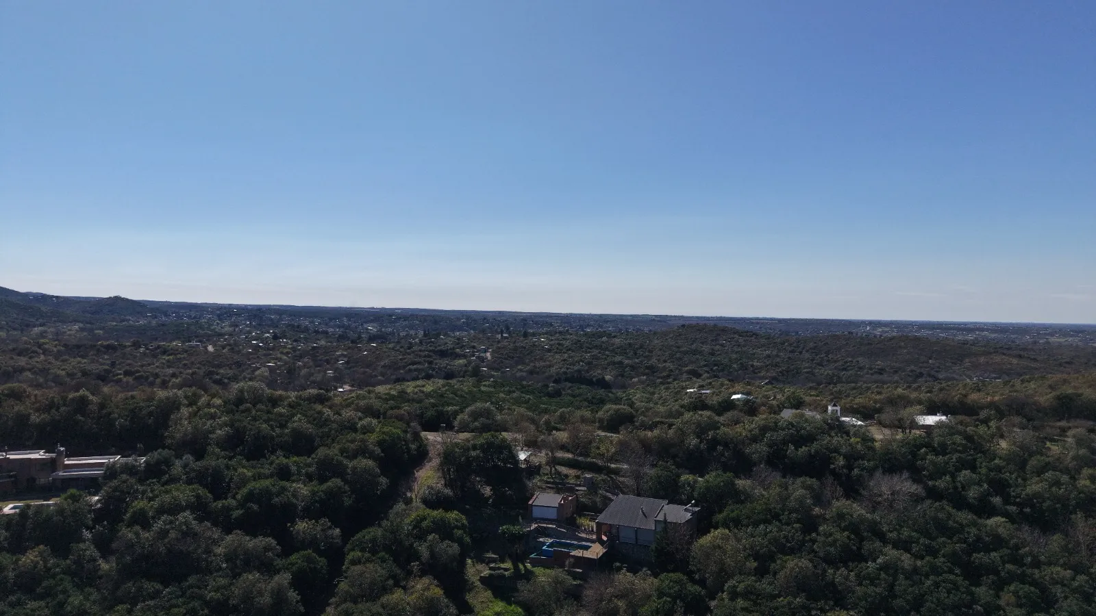 CORRAL DE BARRANCAS UNQUILLO. LOTE DE 8318M2. SE ESCUCHAN OFERTAS