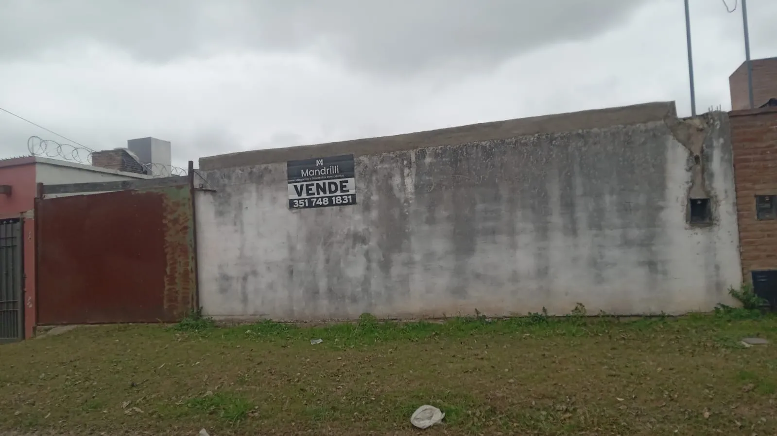 Terreno en la mejor zona de 20 de Junio, financio