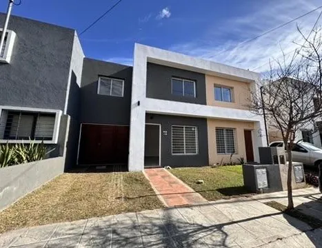 VENTA DUPLEX 3 DORMITORIOS - BARRIO LA PAYA ZONA SUR