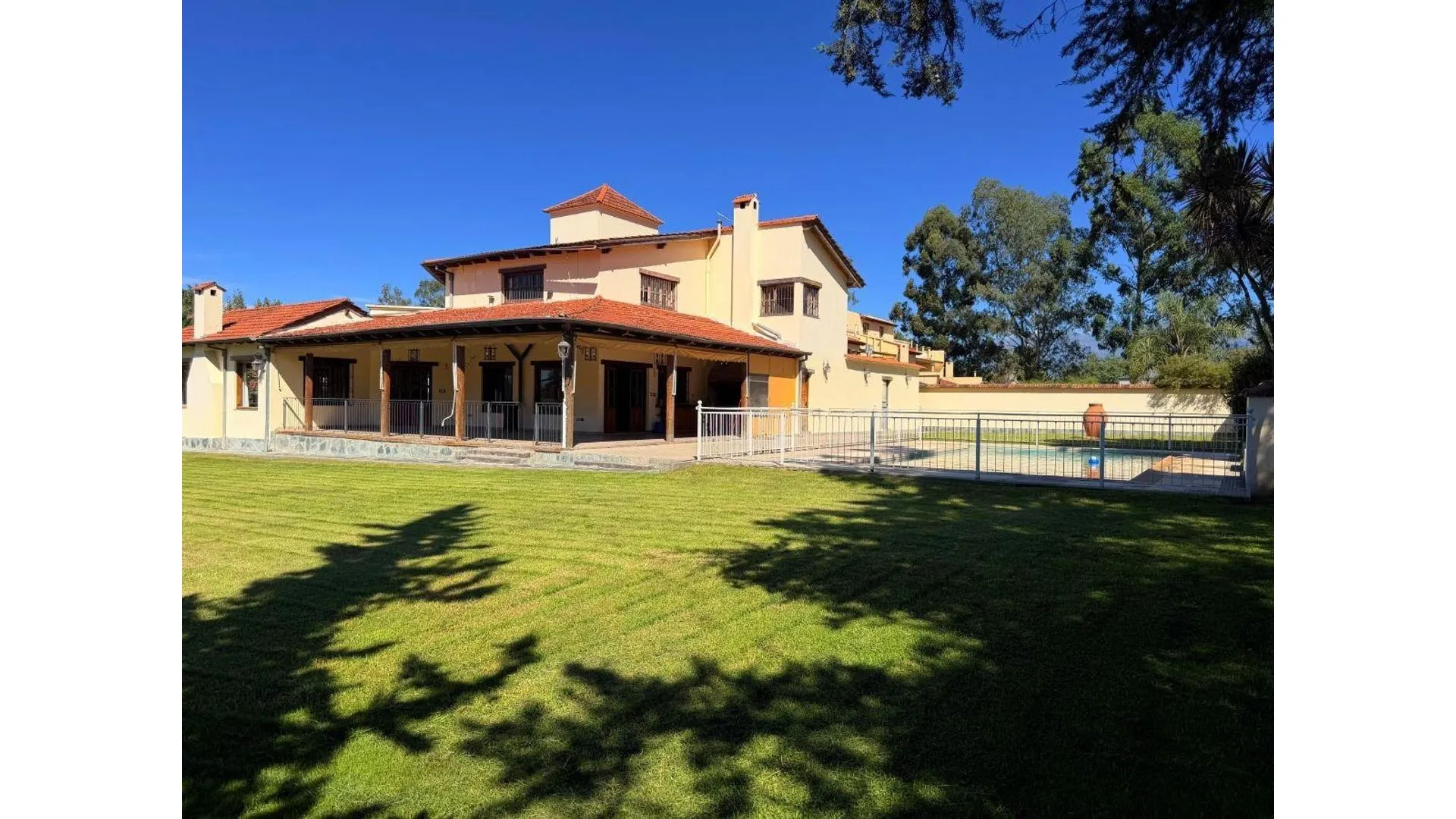 Exc Casa vta 6 dor gge/qcho/suite/pileta La Almudena