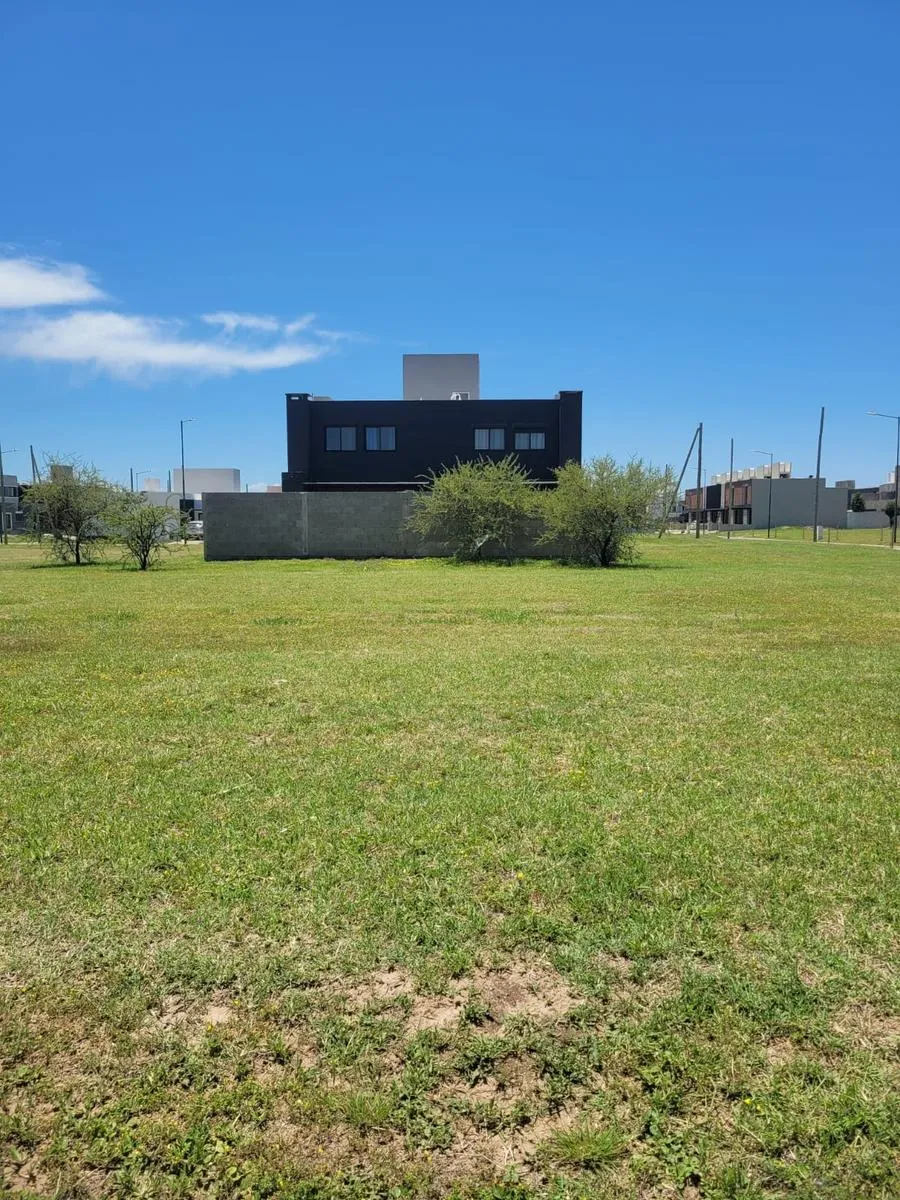 Colinas de Manantiales Lote apto duplex