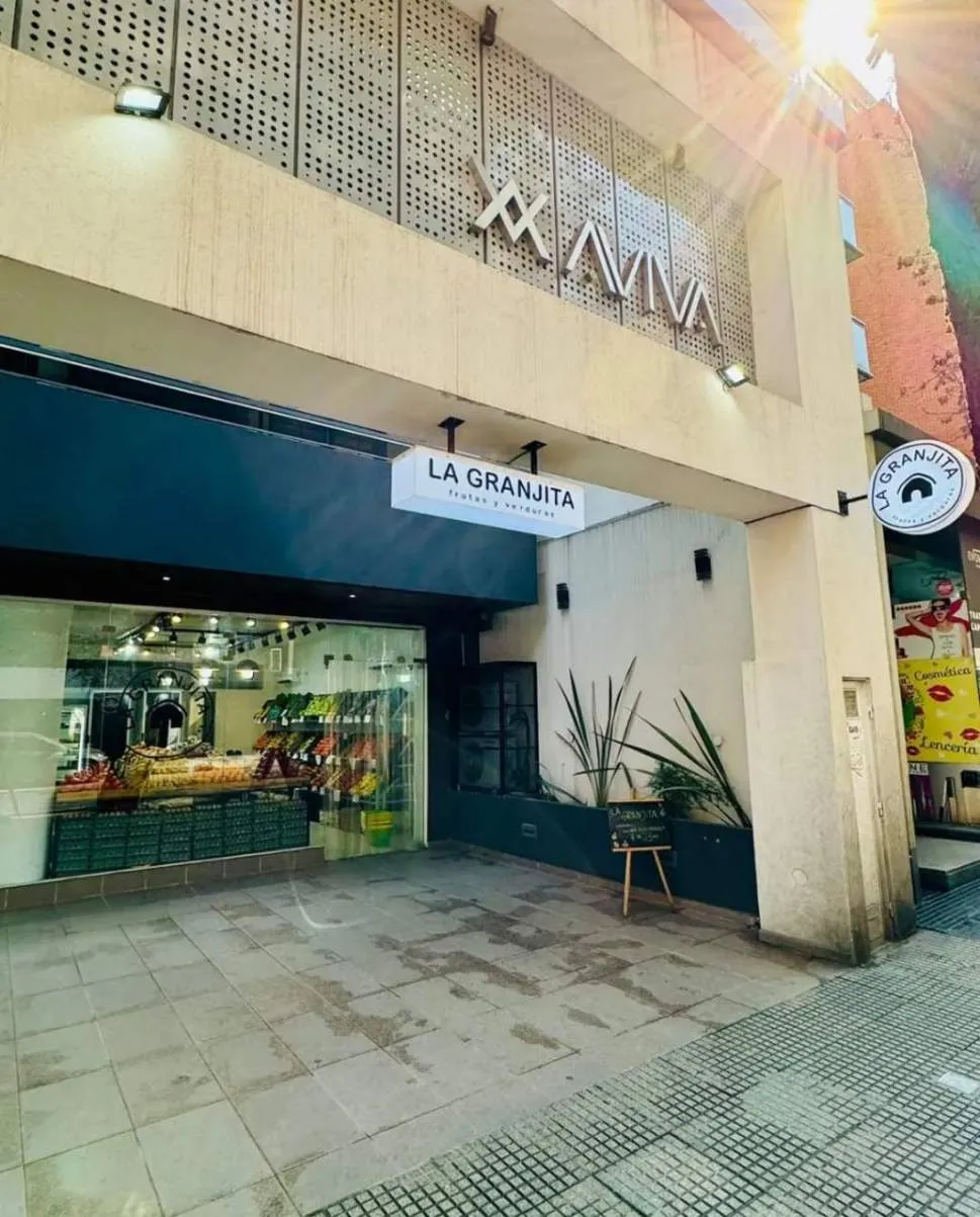 VENTA LOCAL COMERCIAL NUEVA CORDOBA CON RENTA ACTUAL