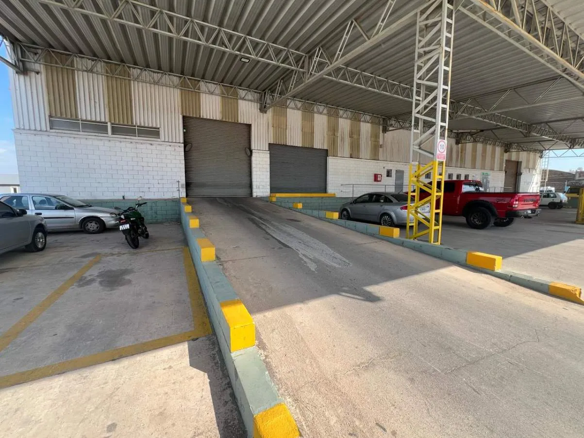 DEPOSITO AAA . 2.000m2 con ROCIADORES . PREDIO CERRADO CON SEGURIDAD