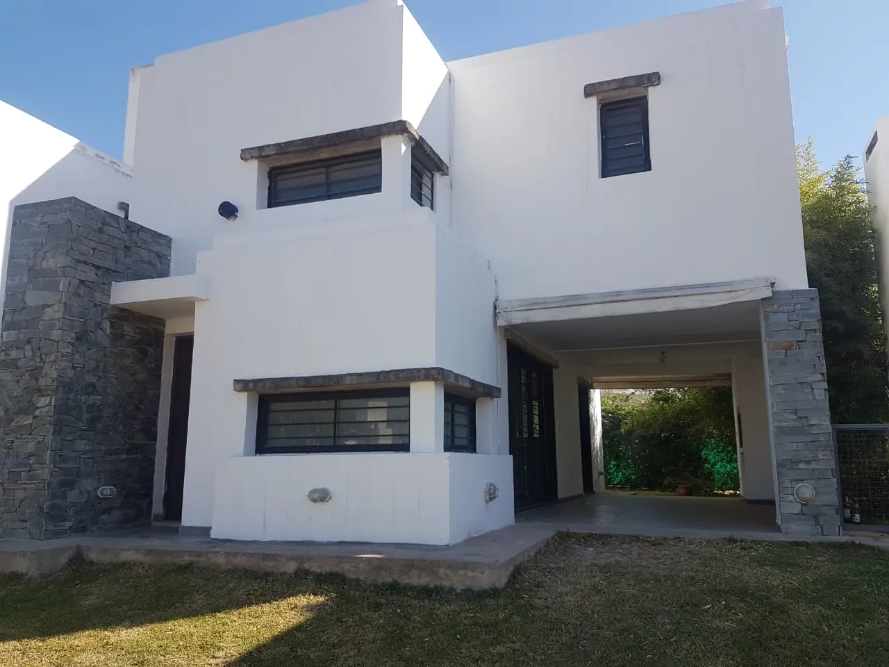 APTO CREDITO Villa Allende HOUSING duplex tres dormitorios