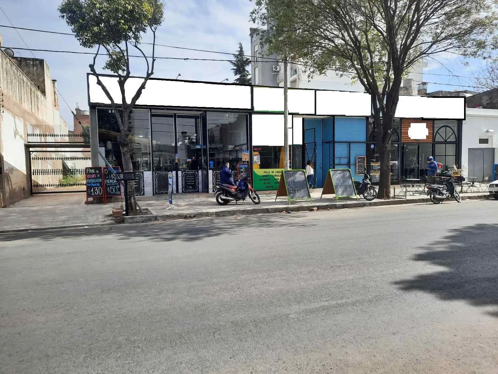 VENTA TERRENO CON LOCALES Y POSIBILIDAD DE PROYECTO DE COCHERAS O  EDIFICI