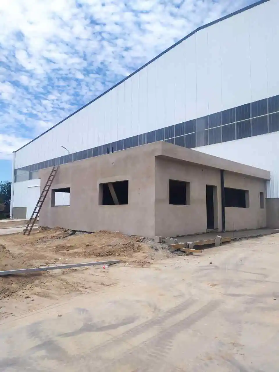 GALPÓN EN VENTA EN CONGLOMERADO INDUSTRIAL EN ZONA SUR