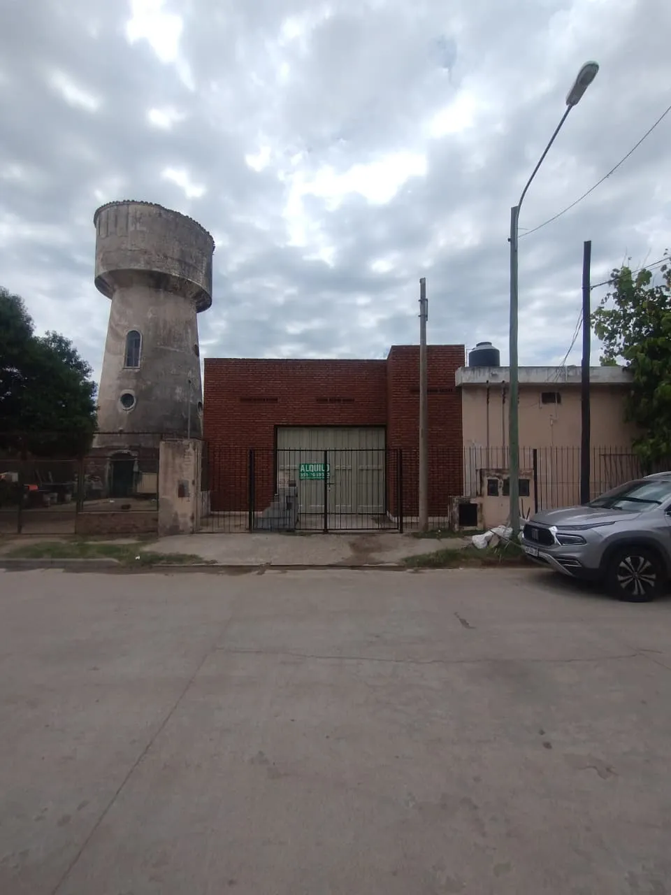 Excelente Galpón. Zona Comercial. B° Ituzaingó