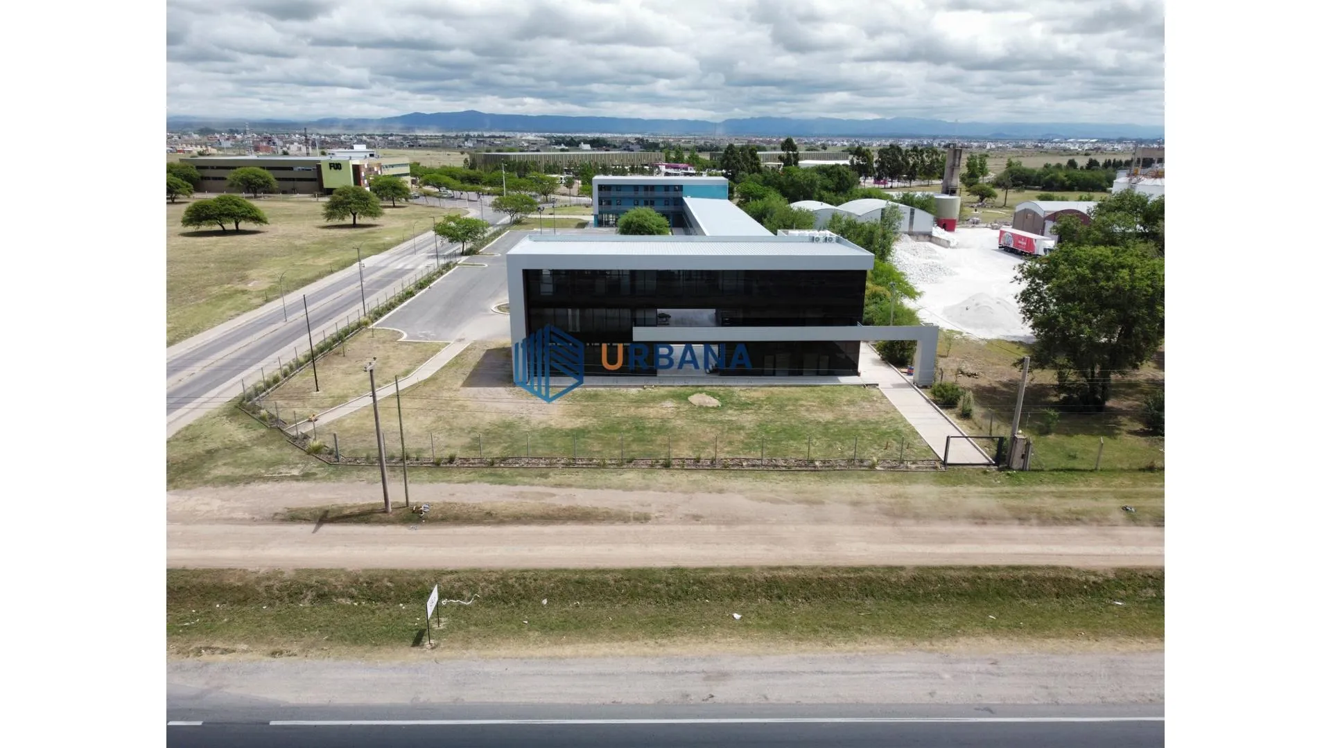 Alquiler oficinas de 80m2 a 300m2 en Ruta Nº 5