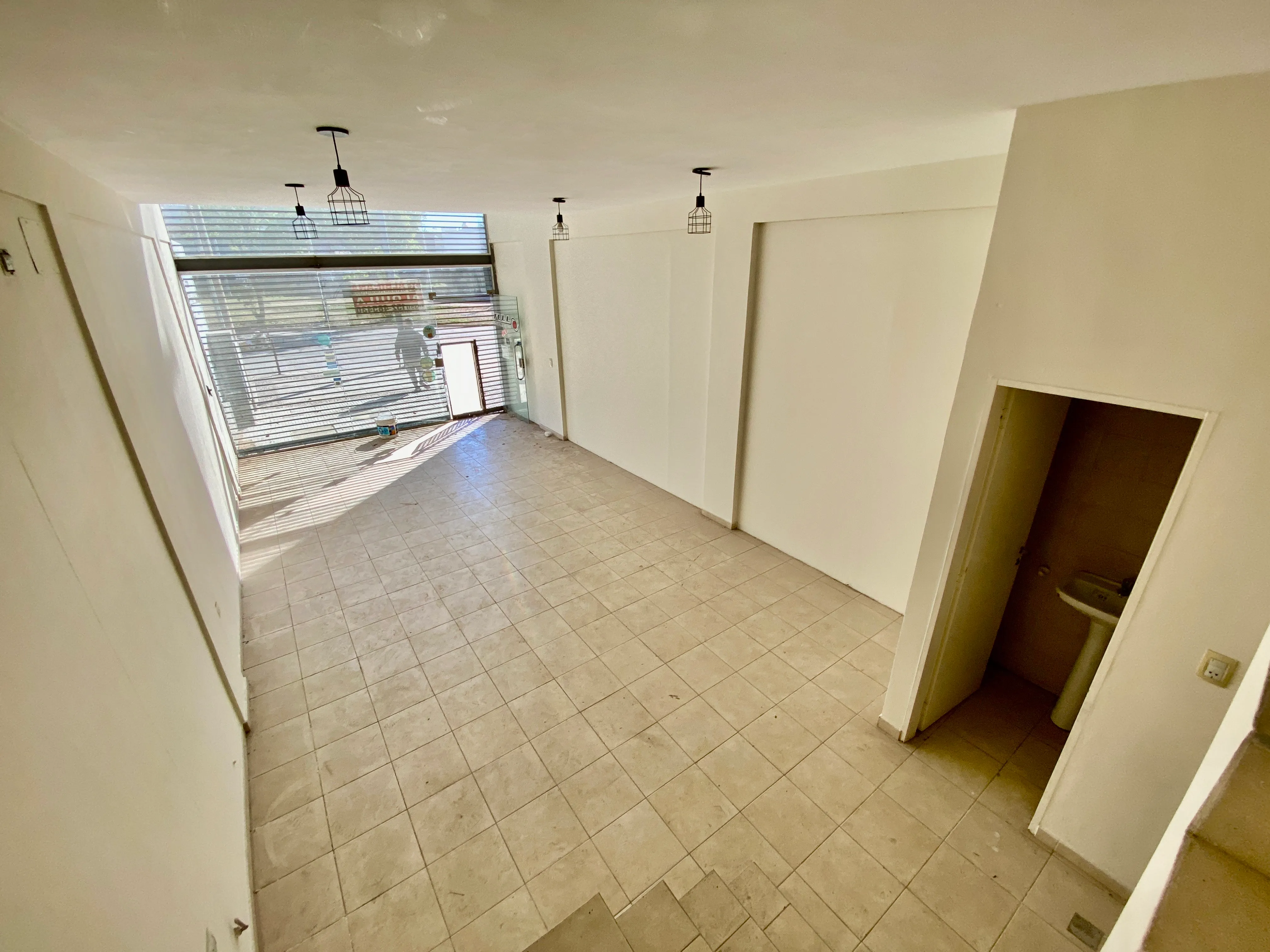 LOCAL 70m2 AV. DUARTE QUIROS - VENTA LAS PALMAS