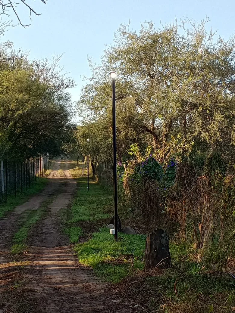 Corral de Barrancas . Terreno de Una hectarea y 870 mts . Plano , arbolado .