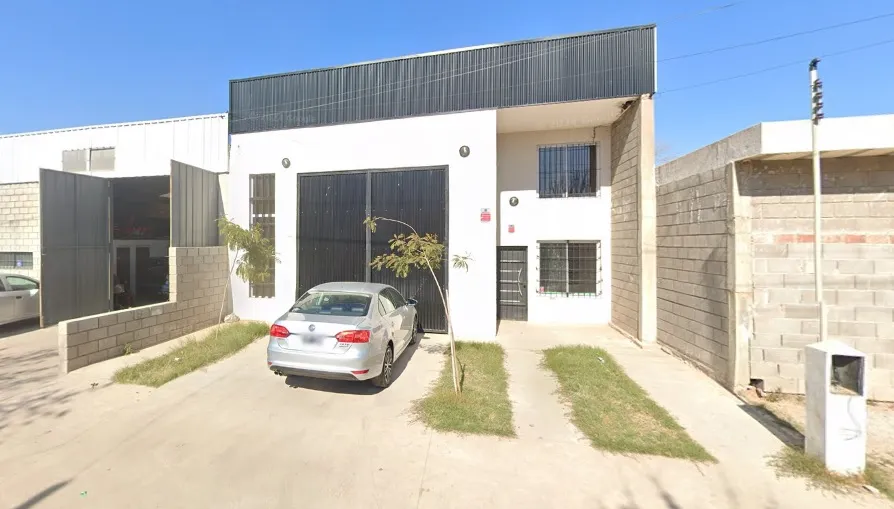 PRIMERO DE MAYO: GALPON DE 250 M2