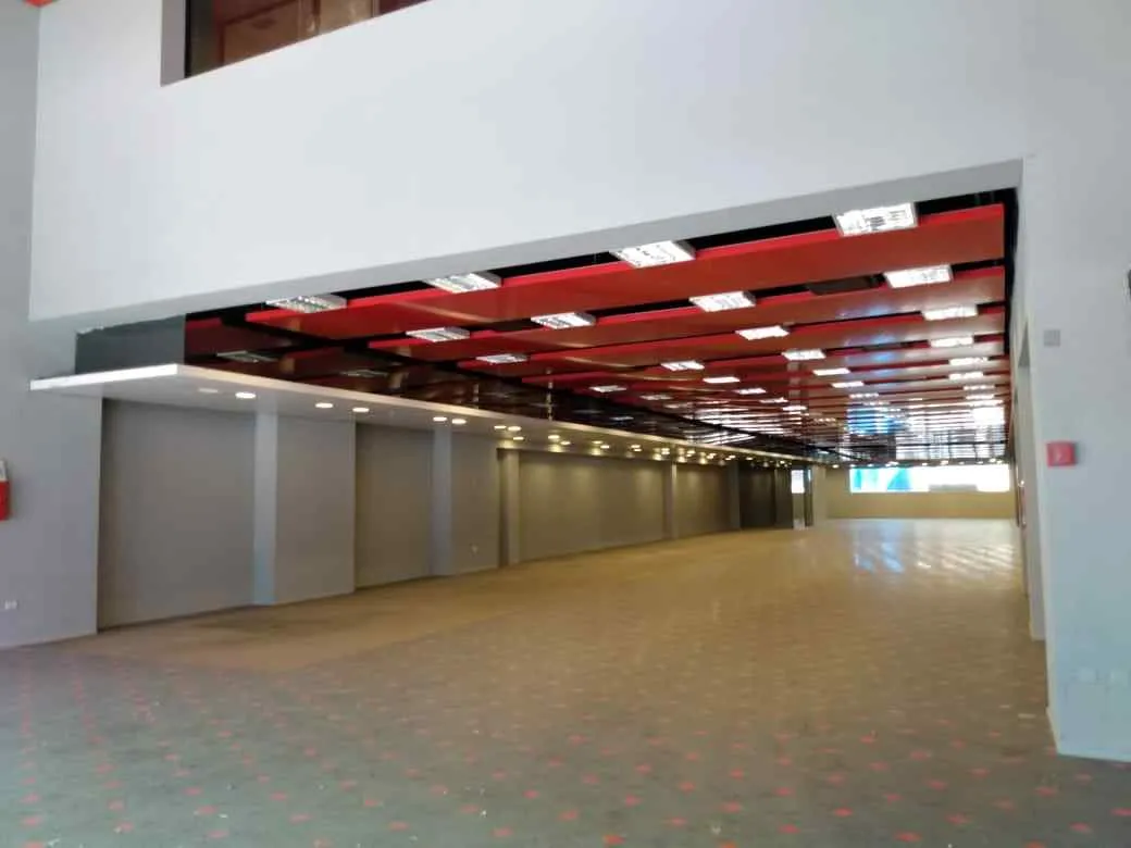 Peatonal Rivera Indarte 200 a metros Av. Colon 1300 m2 LOCAL VENTA CENTRO