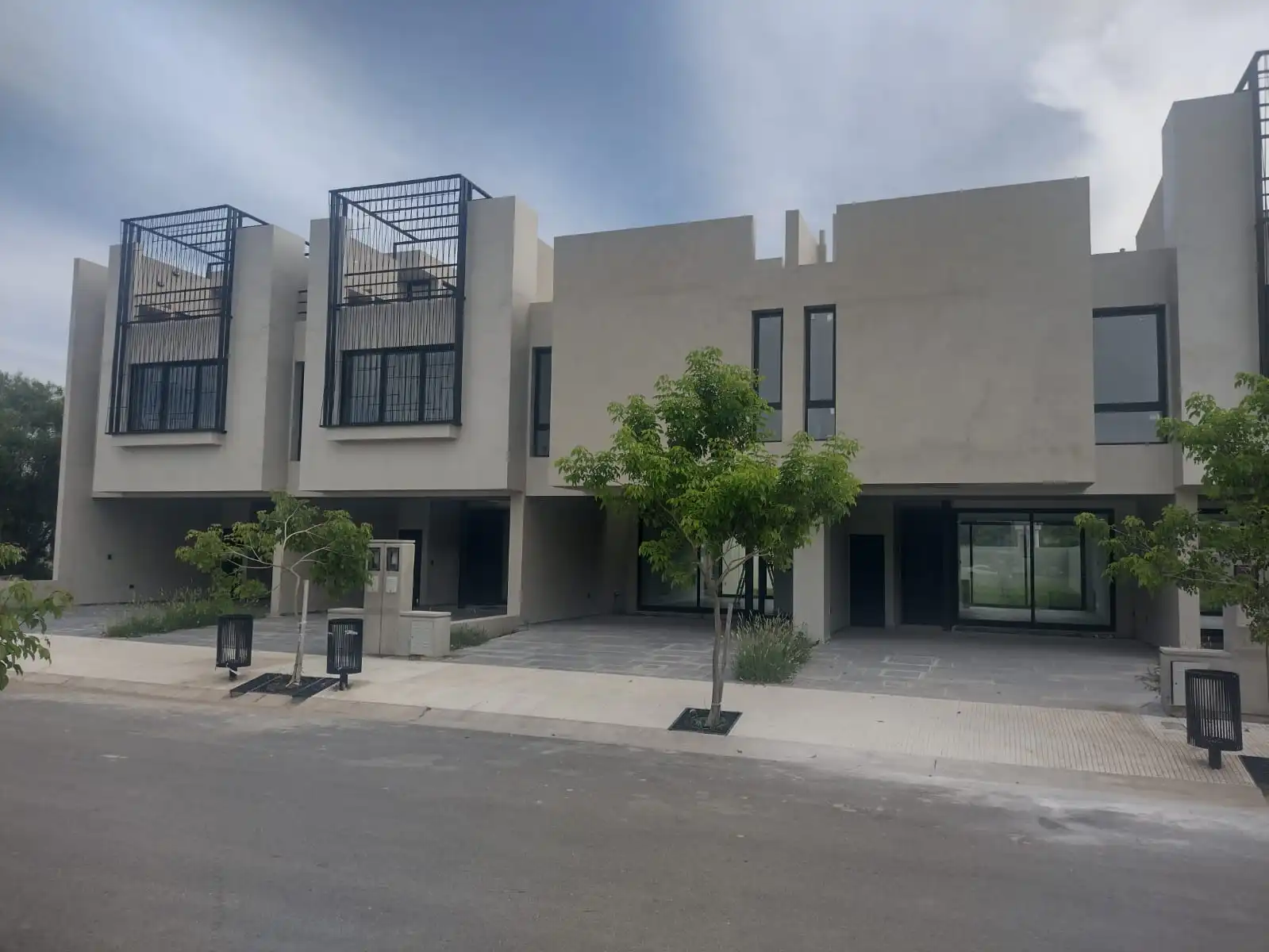 B° LA LUISITA DUPLEX DE CATEGORÍA 3 DORM. 3 BAÑOS COCHERA DOBLE