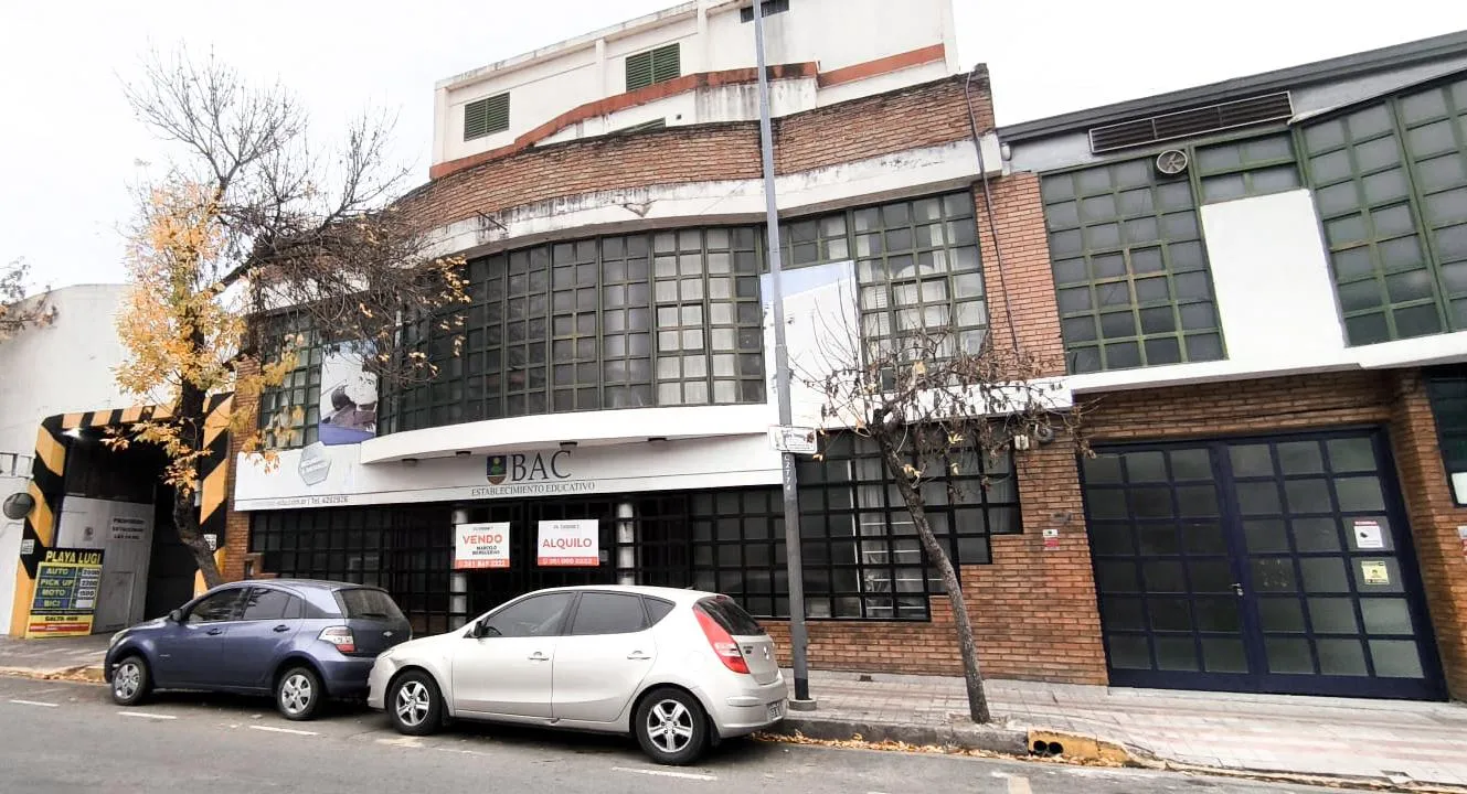 Edificio en alquiler frente al Hospital de Urencias Ideal clínicas e institutos