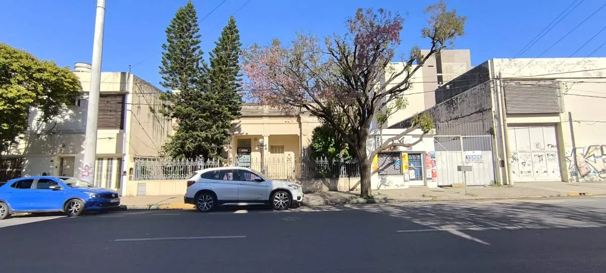 Casona y local en venta sobre José Antonio Lavalleja Barrio Alta Córdoba