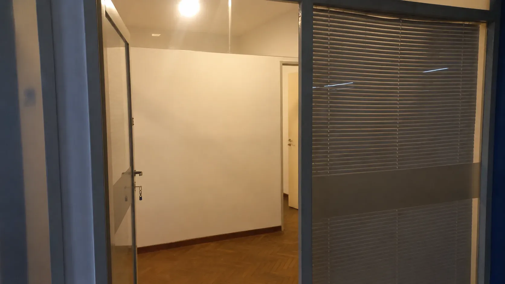 Dueño vende amplia oficina de 30m2 en Av. General Paz 67