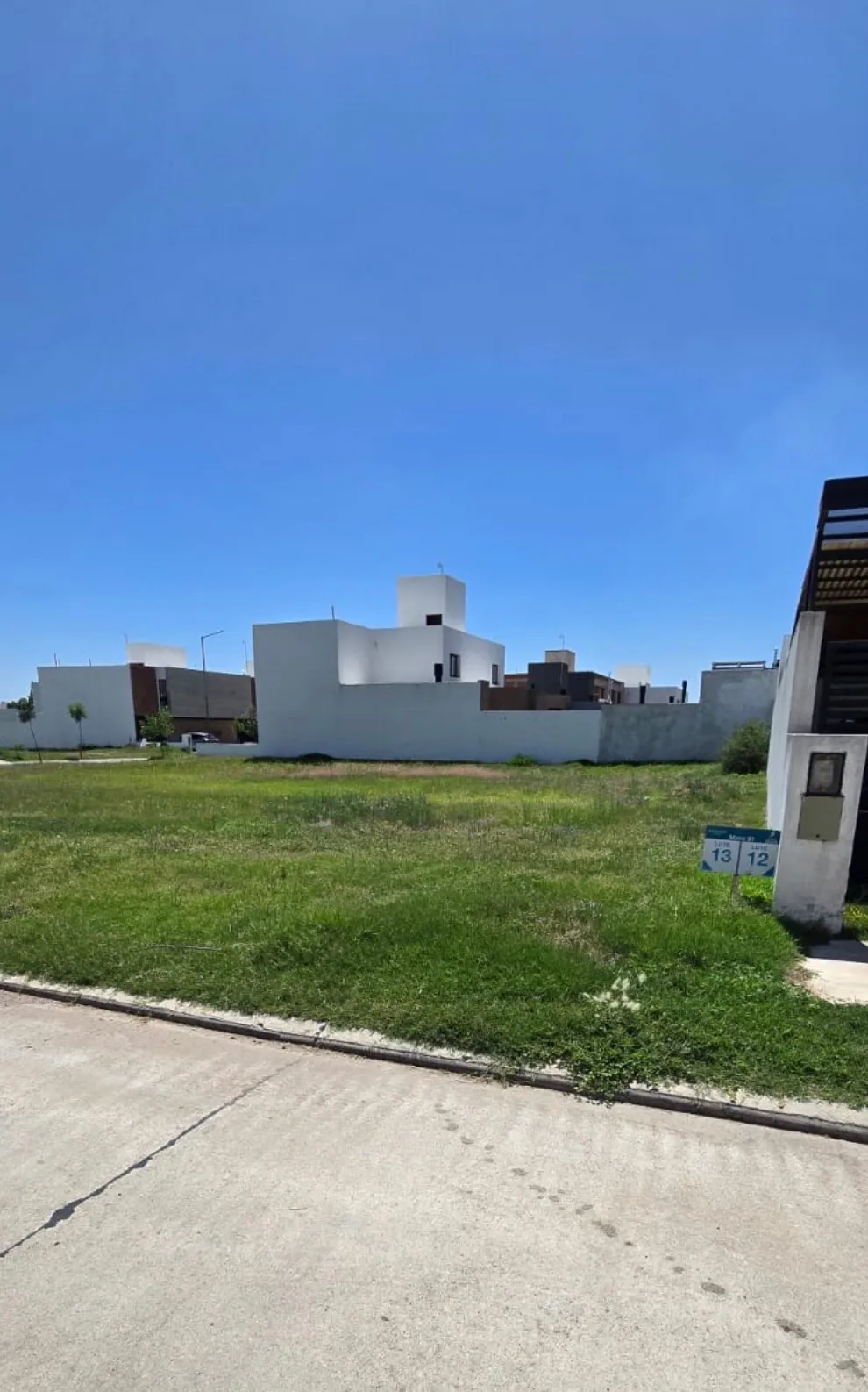 Lote venta o permuta - San Ingnacio Village - Manantiales.-