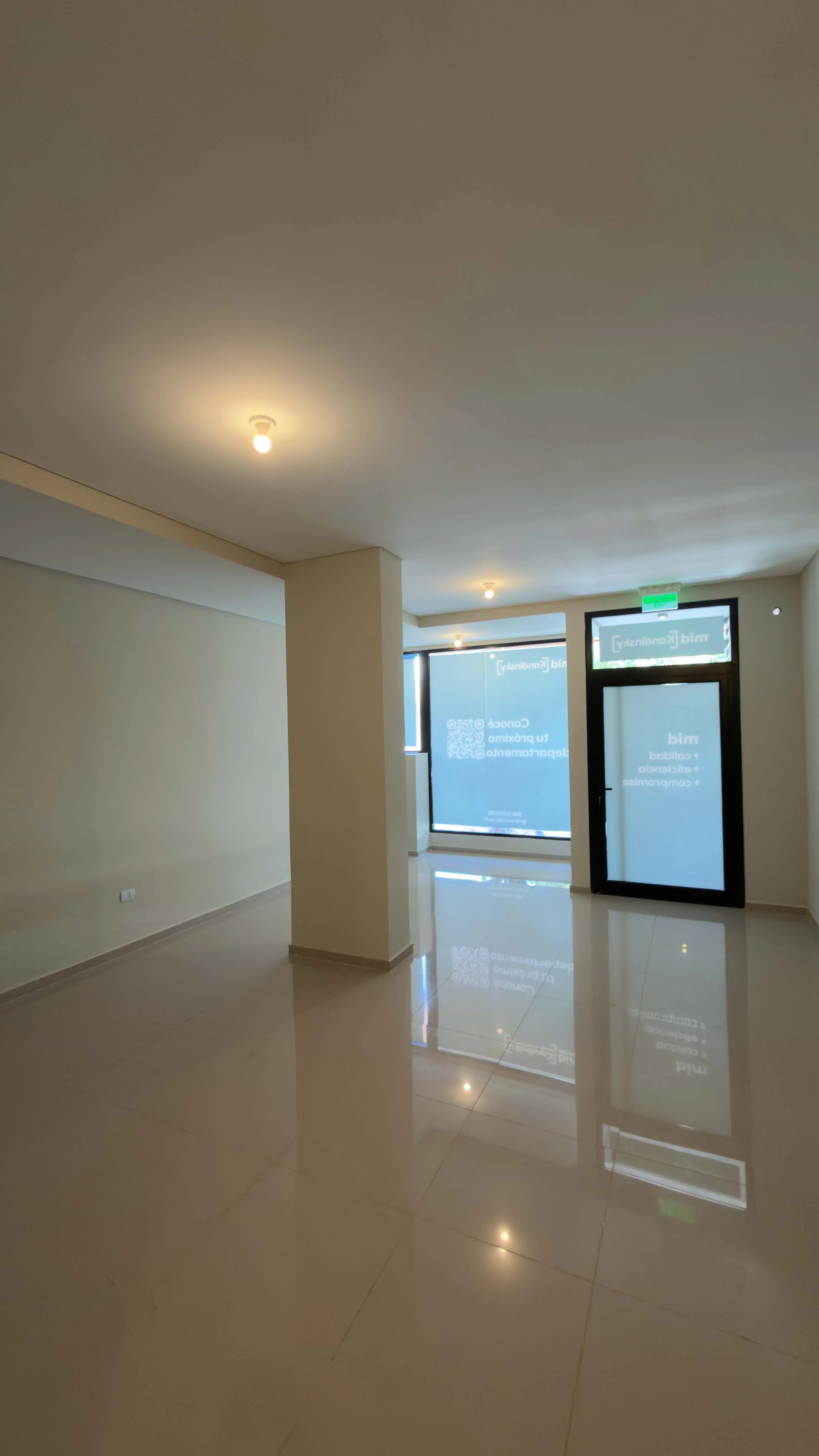 Local Comercial| 45.5 m² | Juan del Campillo 1074 | Entrega Inmediata