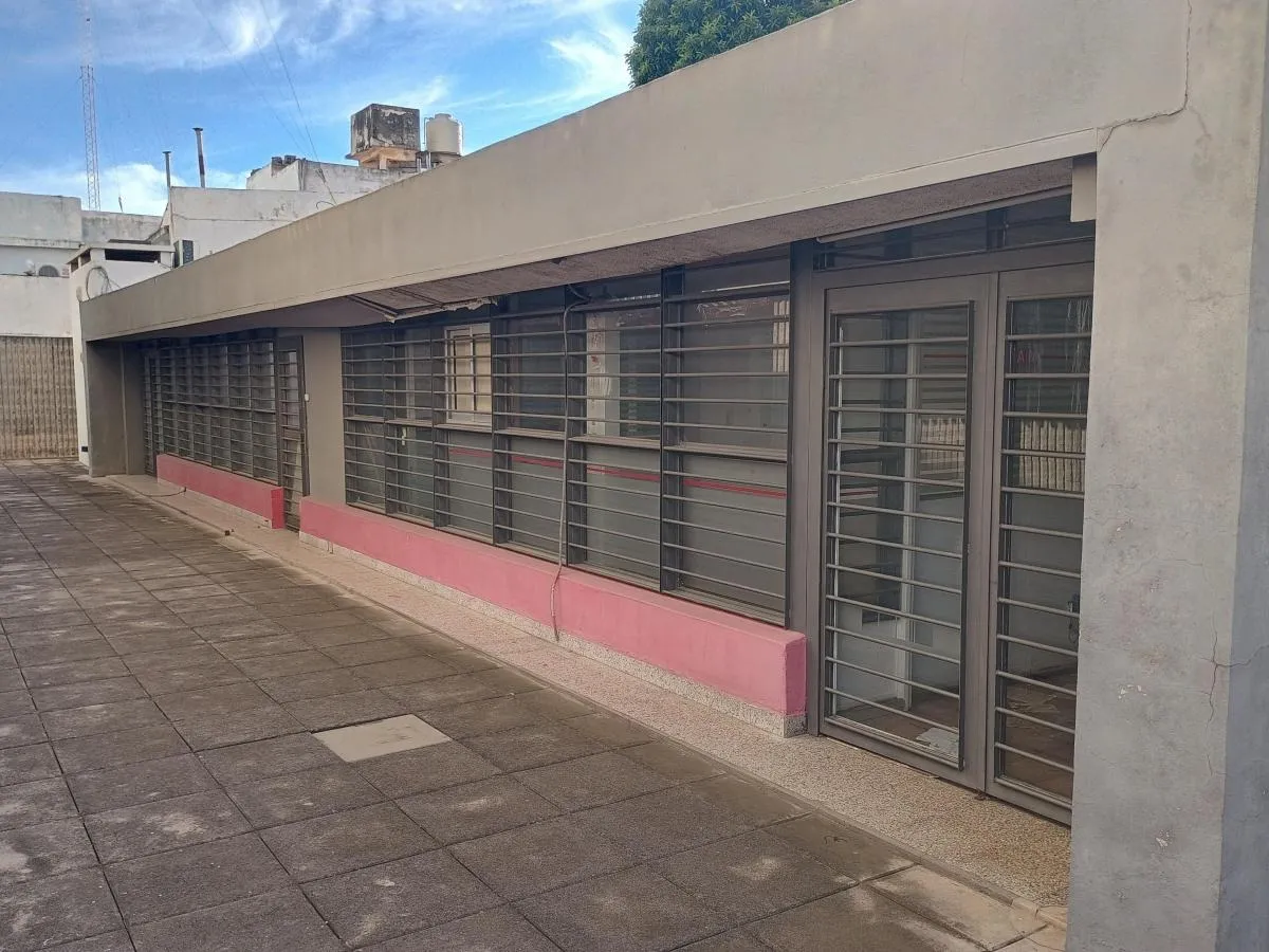 OPORTUNIDAD GRAN LOCAL COMERCIAL CON COCHERA - MAIPÚ 380