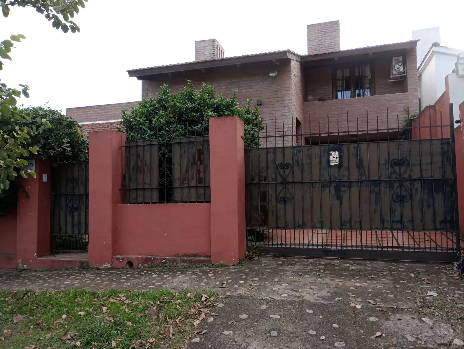 VENDE CASA EN VILLA ALLENDE - BARRIO LOMAS OESTE