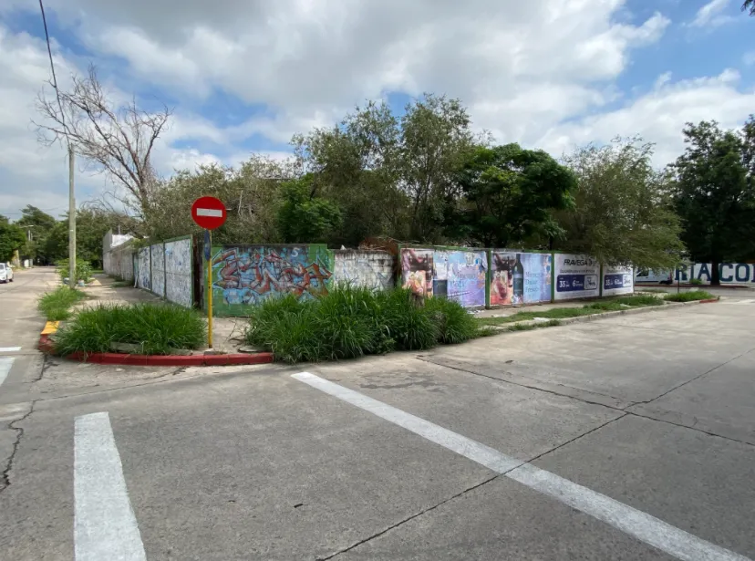 KABALS VENDE TERRENO ESQUINA SOBRE AV. PUEYRREDON 2601