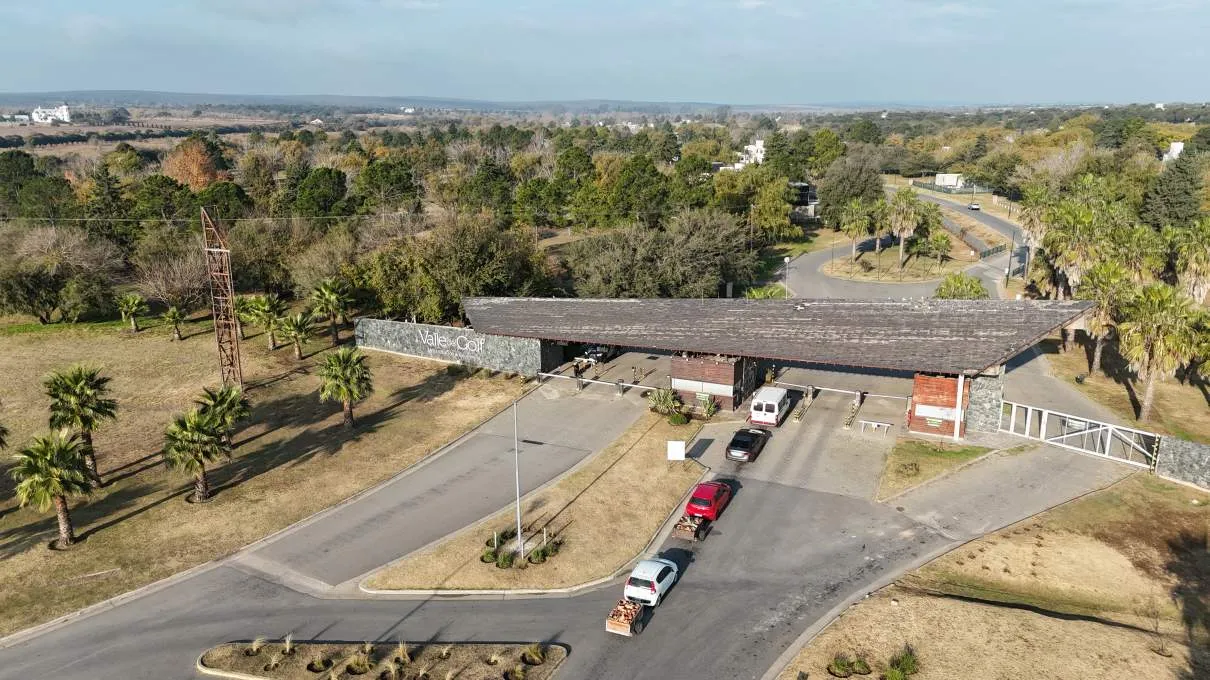 DUEÑO VENDE VALLE DEL GOLF LOTE 722 MTS ETAPA 2 CON SERVICIOS
