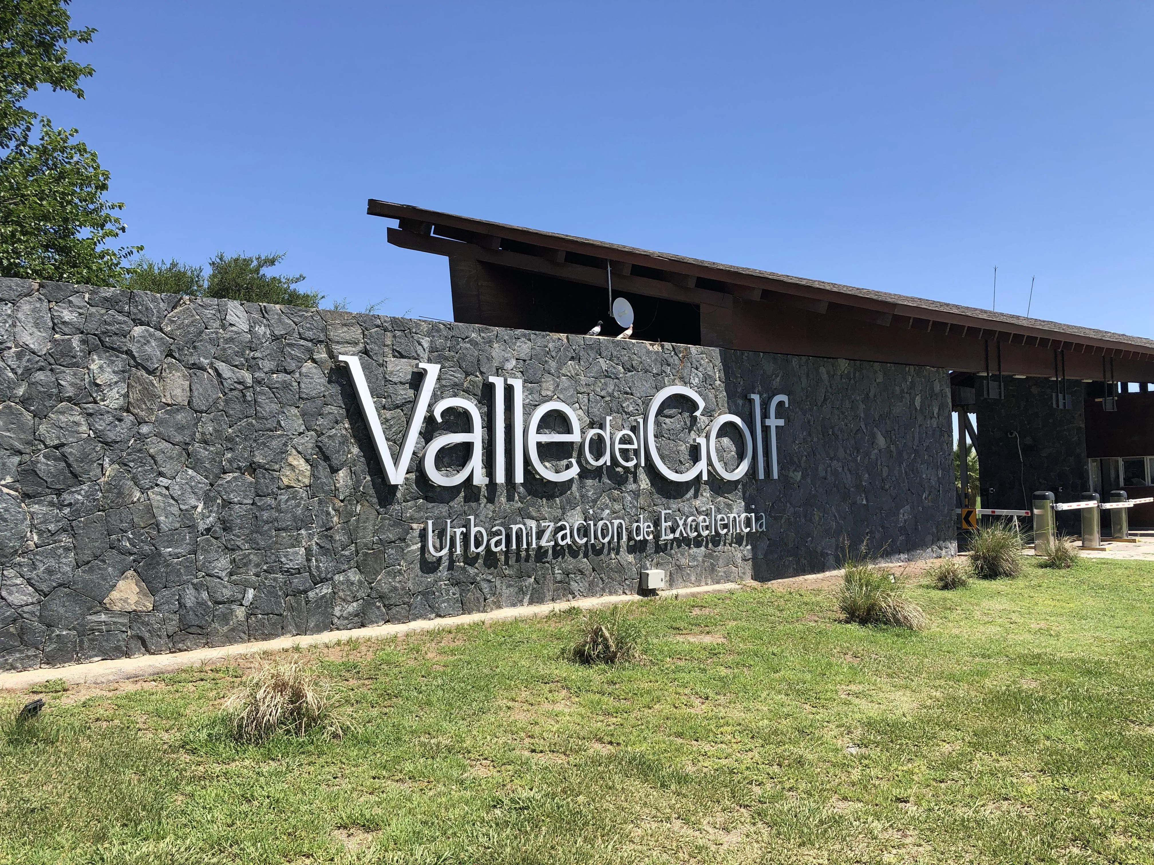 VALLE DEL GOLF LOTE 1500 MTS SOBRE AVENIDA PRINCIPAL