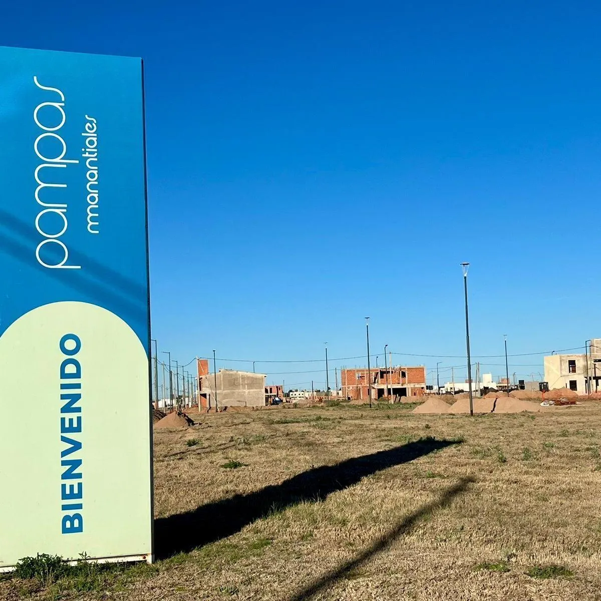 Vendo Gran Lote esquina - Barrio Pampas, Manantiales II - APTO DUPLEX
