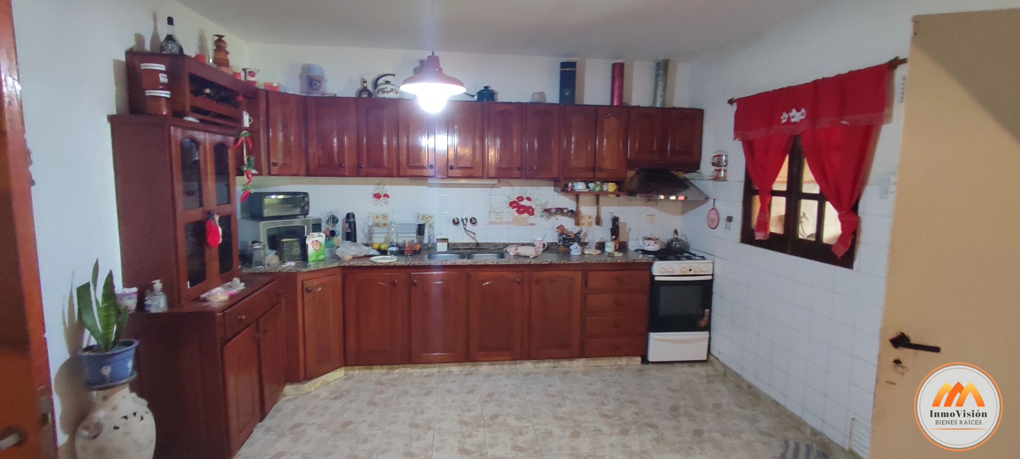 CASA 3 DORMITORIOS - Bº SAN FELIPE