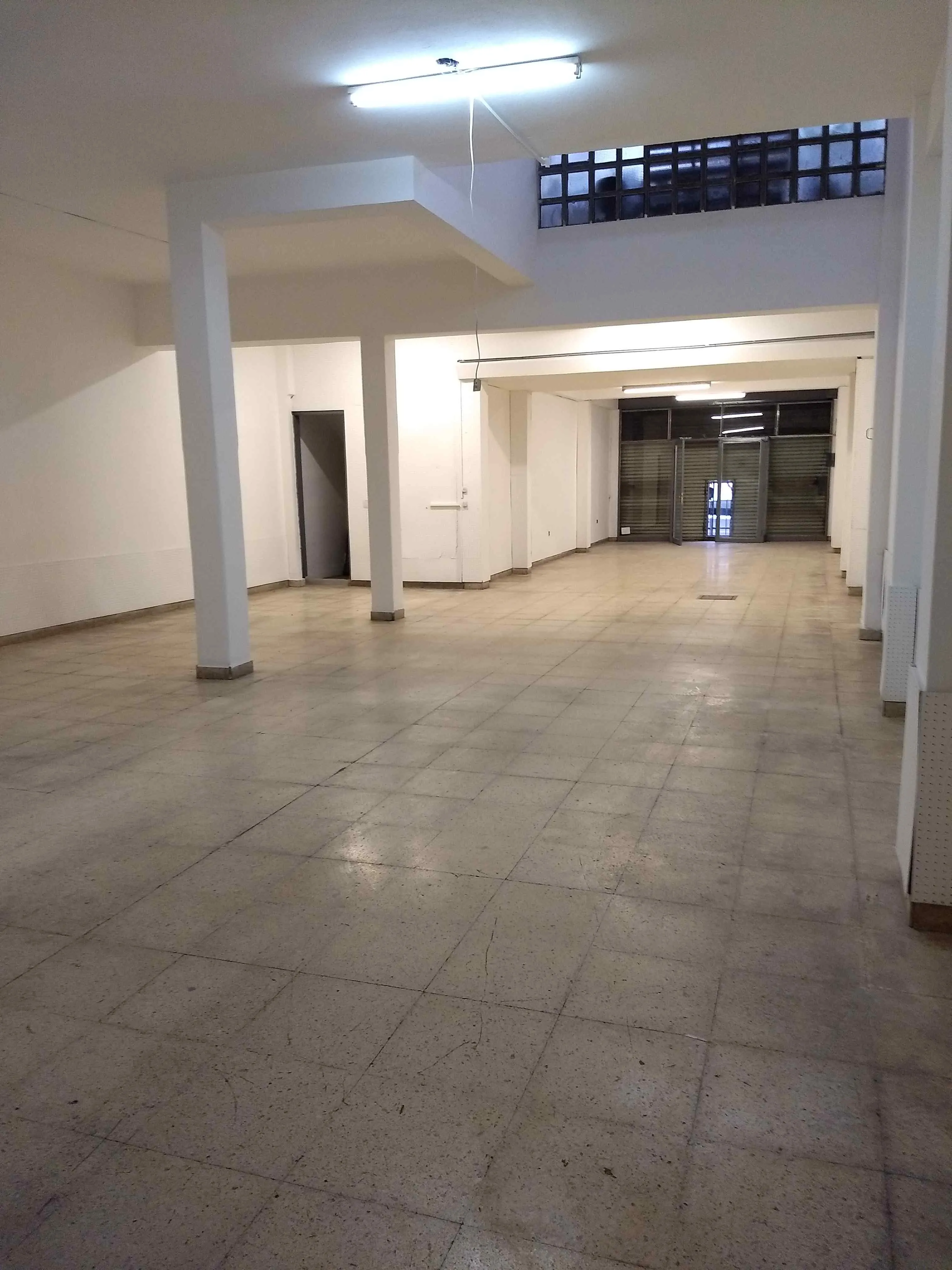CENTRO - Local 240 m2 - Zona Mercado Norte - Libertad 22