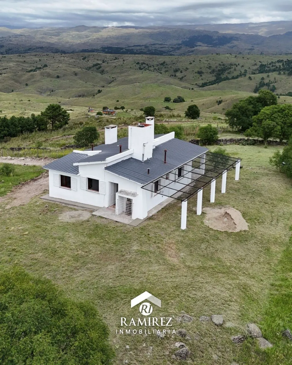 CASA EN VENTA -  VILLA YACANTO DE CALAMUCHITA - CORDOBA (COD163)
