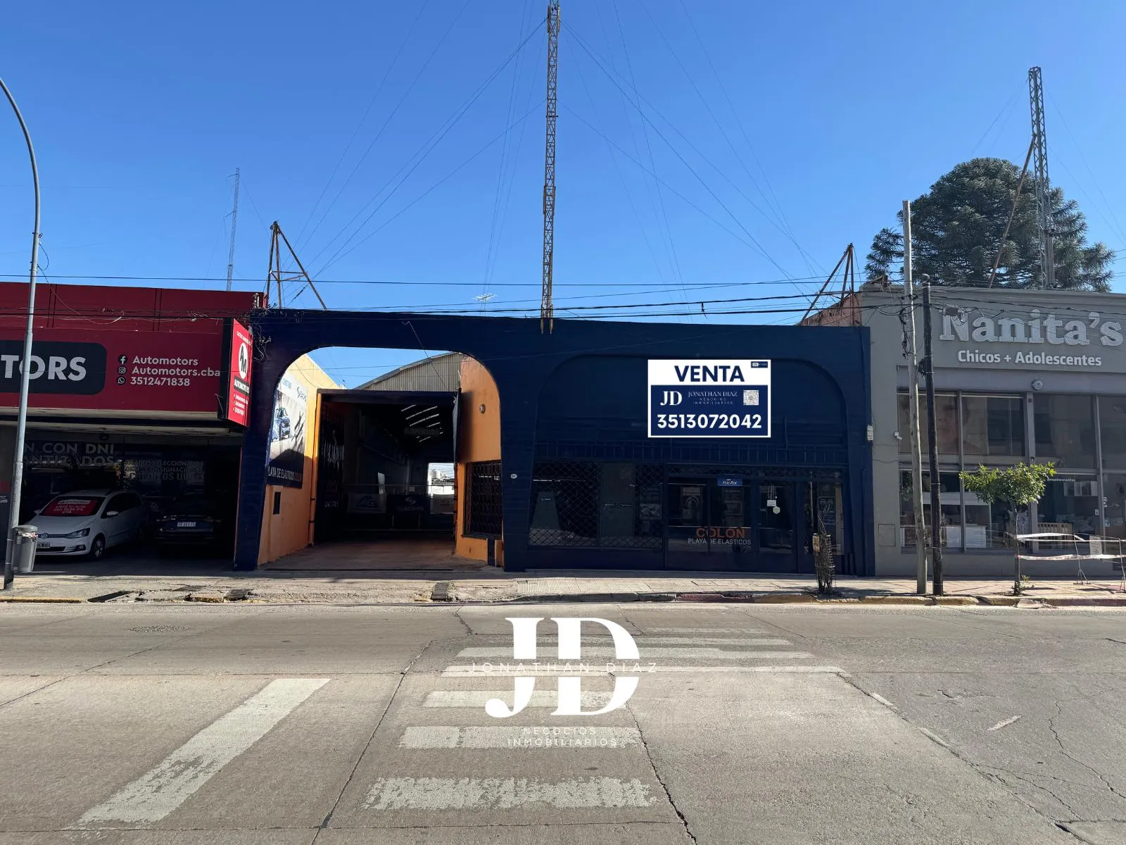 Venta Local con Galpon Comercial