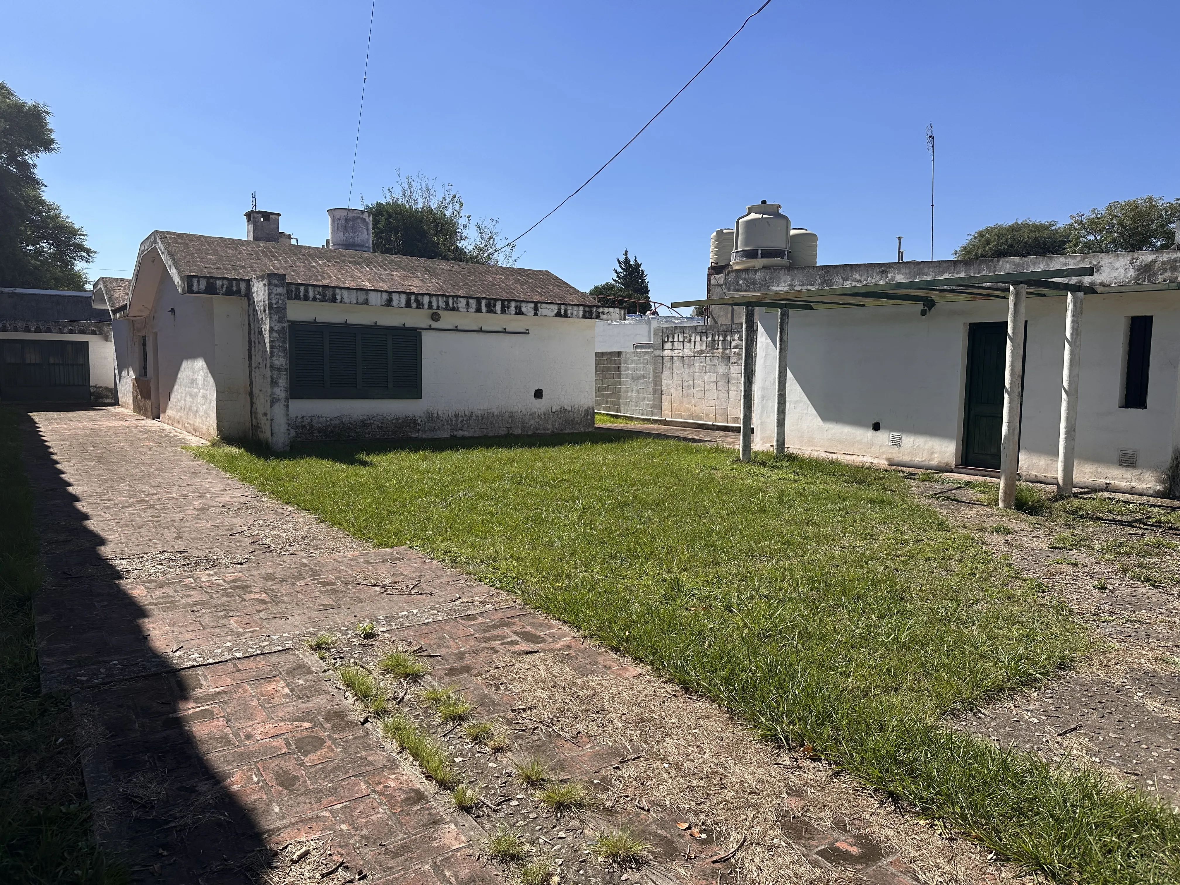 EXCELENTE INMUEBLE COMERCIAL RECTA MARTINOLLI 8394