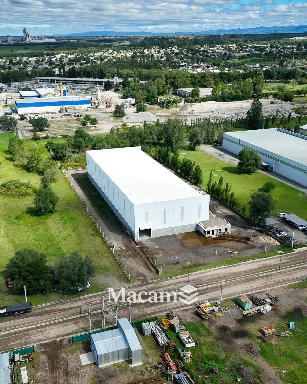 GALPÓN PREMIUM A ESTRENAR – 2.350 m²