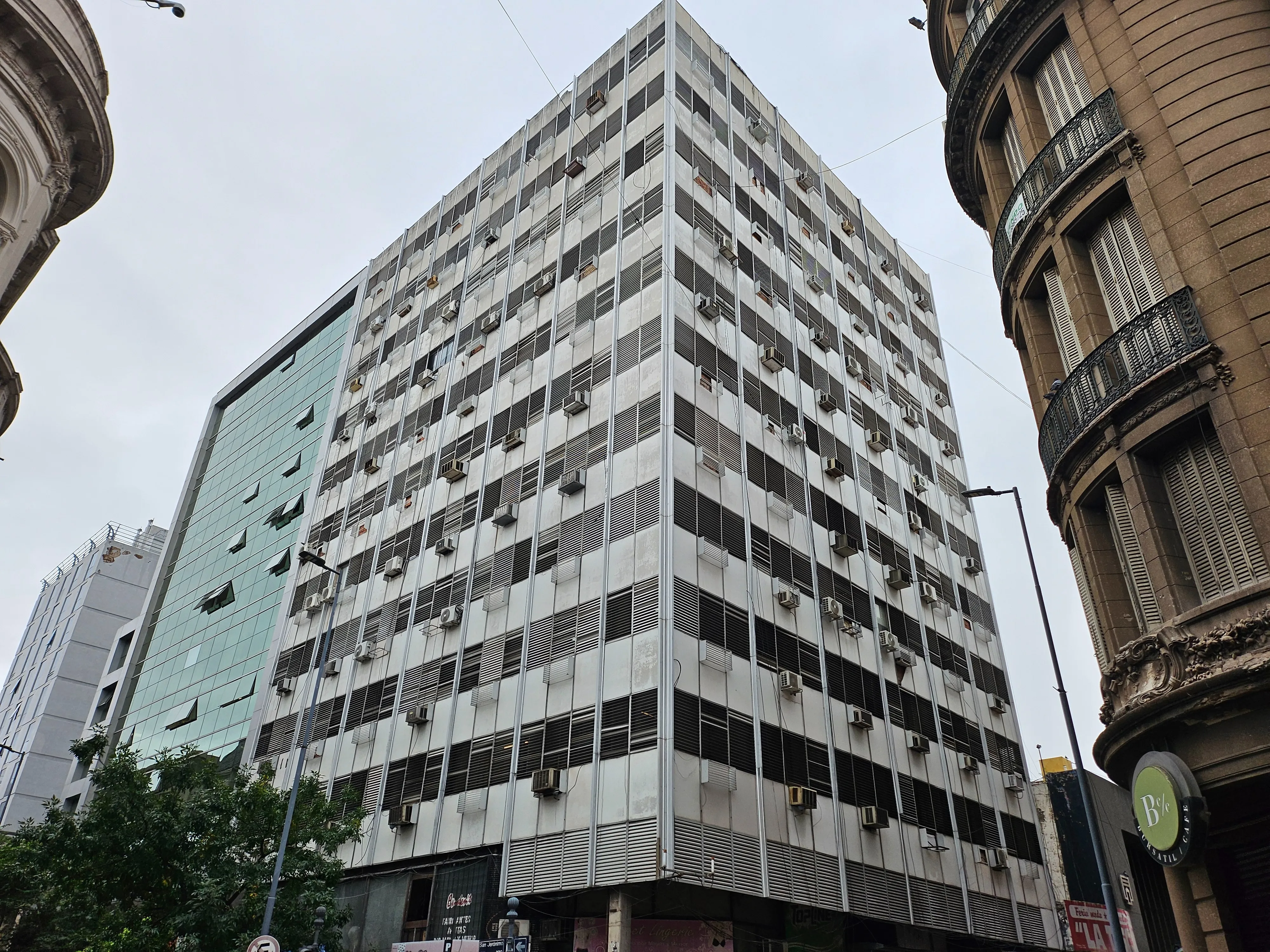 Oficina en Venta 3 privados y sala de reunión