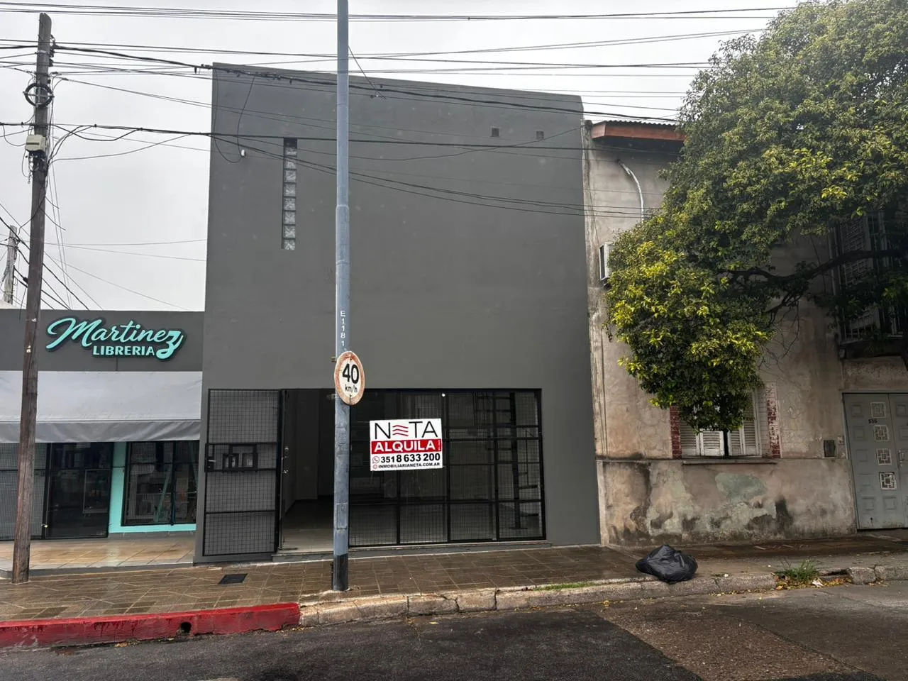 ALQUILER | Maestro Vidal | Local 61 m² | 2 plantas y Vidriera