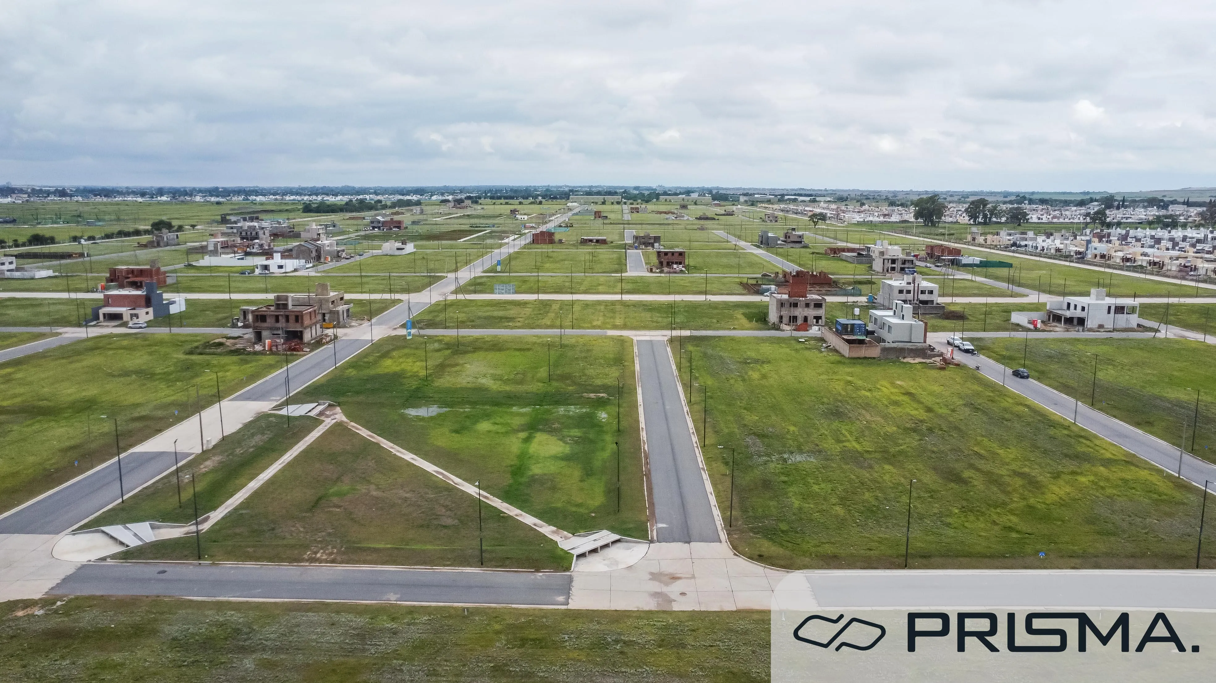 LOTE CENTRAL-300M2-CAMPOS DE MANANTIALES